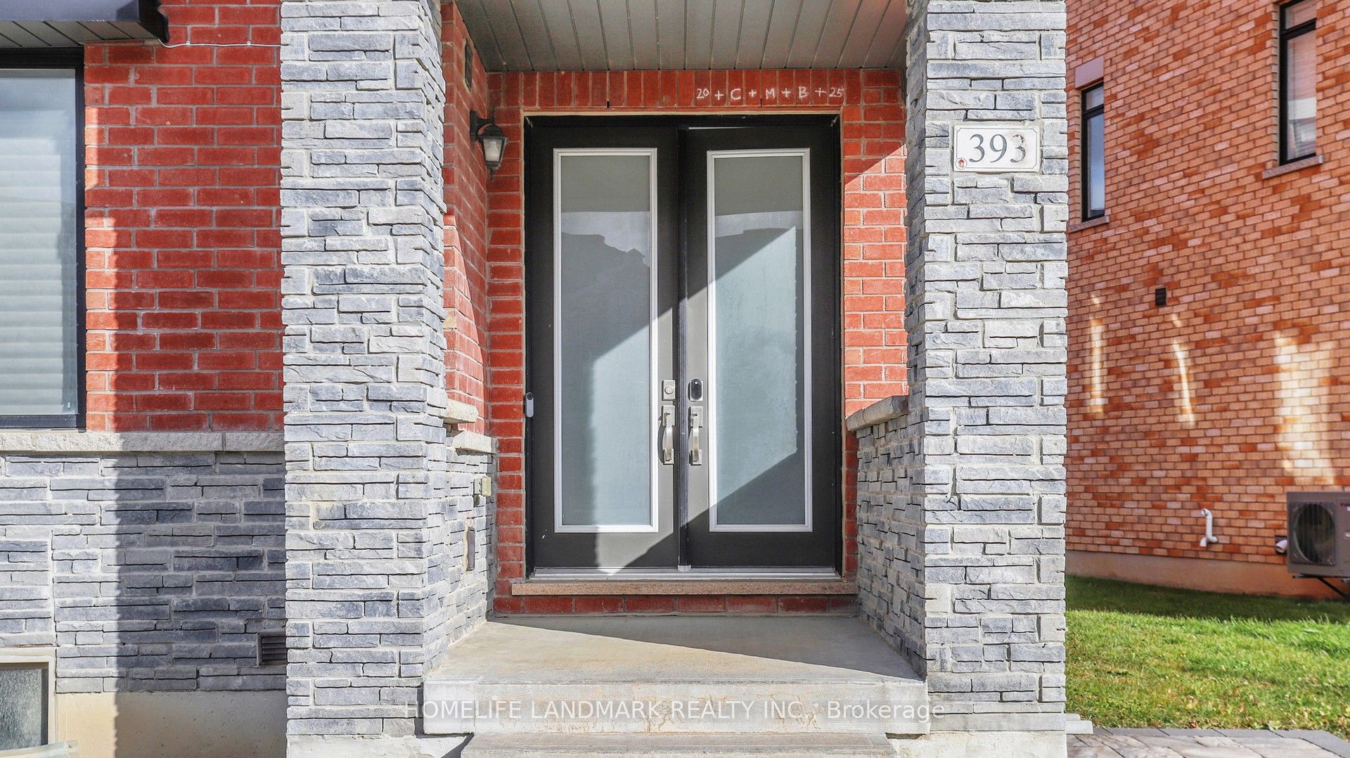 393 William Graham Drive, Aurora, ON L4G 0Z9 photo 2