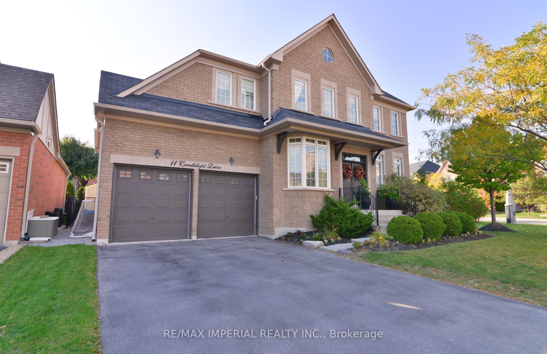 11 Candlelight Drive, Richmond Hill, ON L4E 5E4