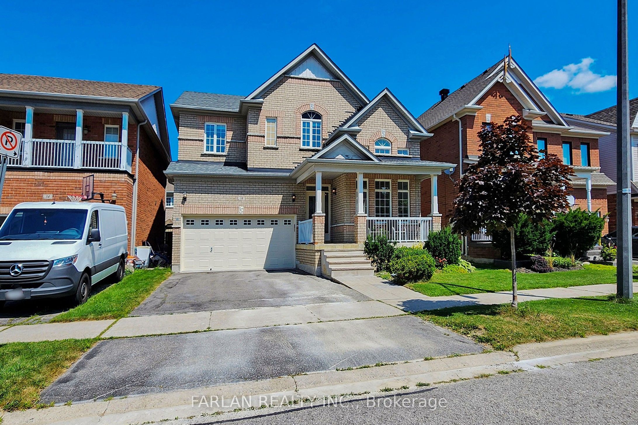 38 Billingham Heights, Aurora, ON L4G 7Y1 photo 2