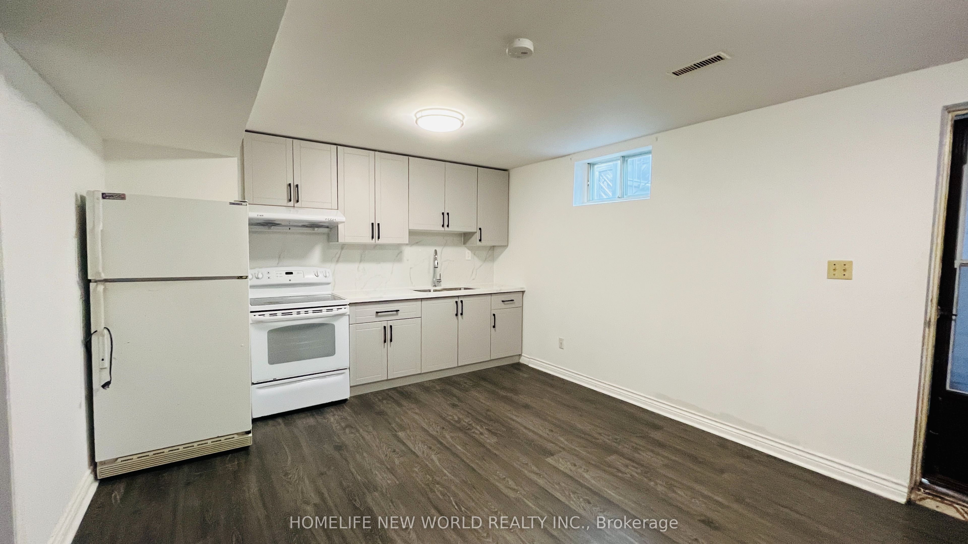 38 Weldrick Road W Lower, Richmond Hill, ON L4C 3T8 photo 5