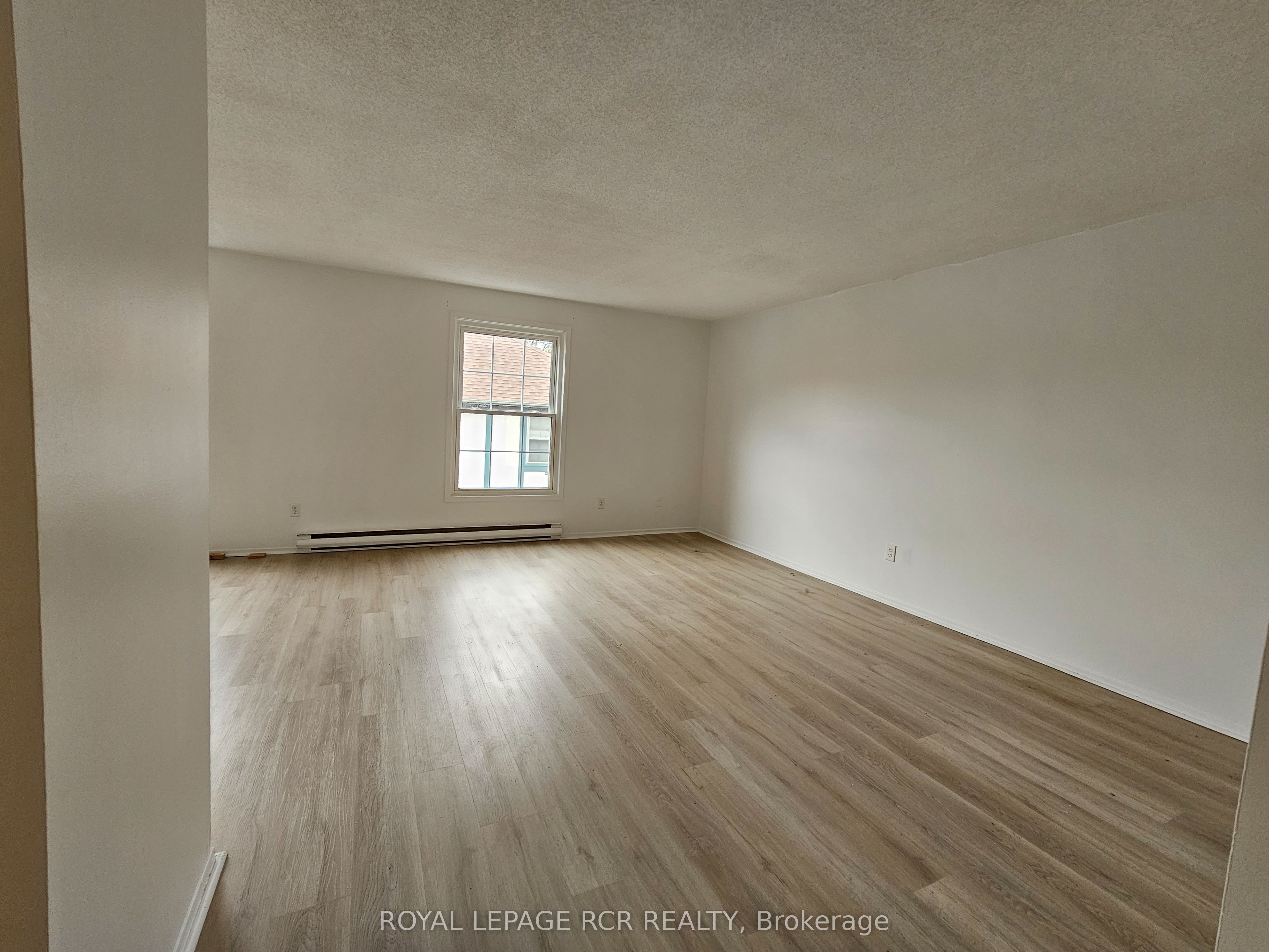 2 Orchard Heights Boulevard 202, Aurora, ON L4G 3W3 photo 4