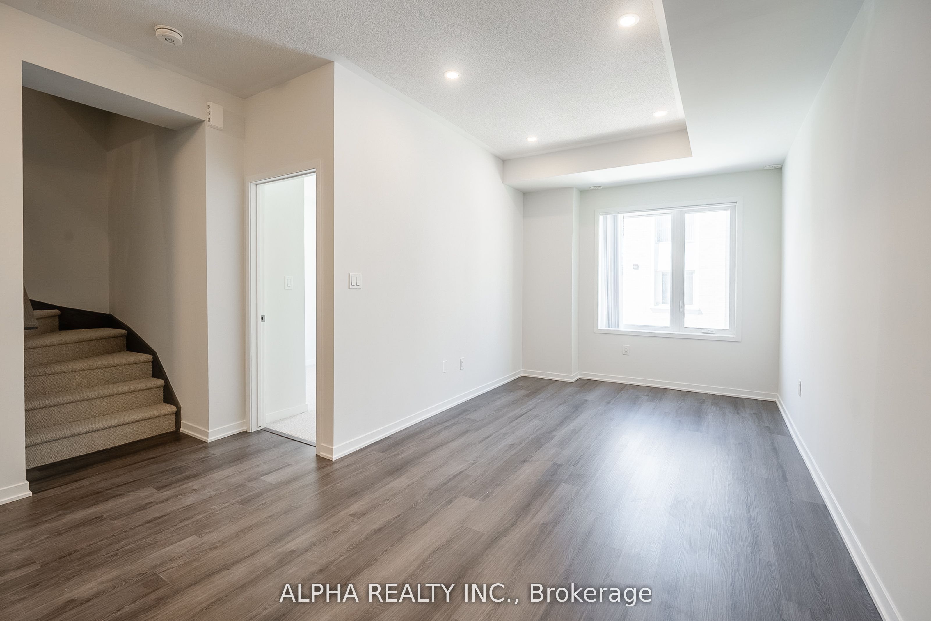 141 Honey Crisp Crescent TH187, Vaughan, ON L4K 0N7 photo 4
