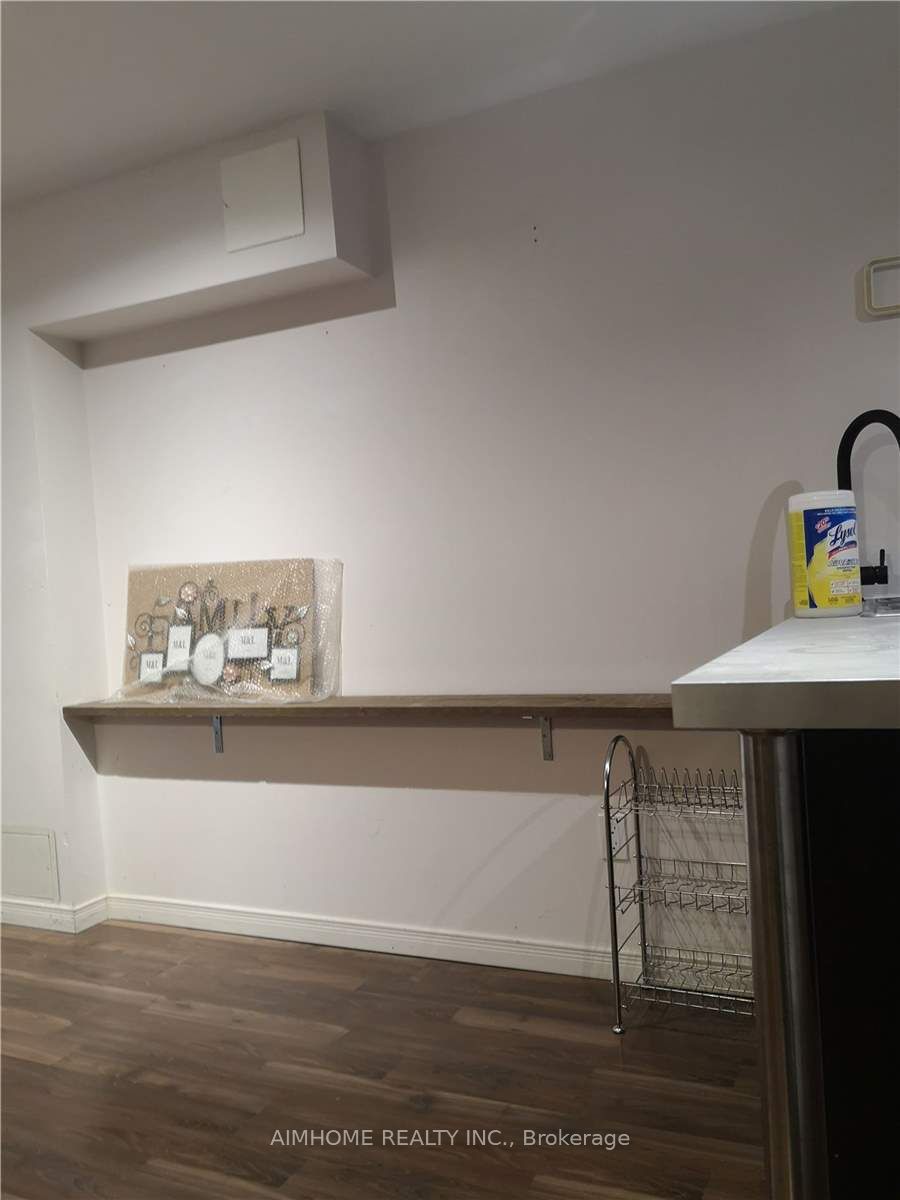 28 Martell Gate Gl Unit, Aurora, ON L4G 0C4 photo 2