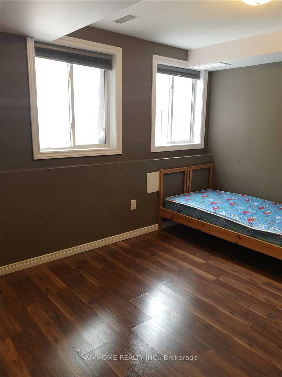28 Martell Gate Gl Unit, Aurora, ON L4G 0C4 photo 3
