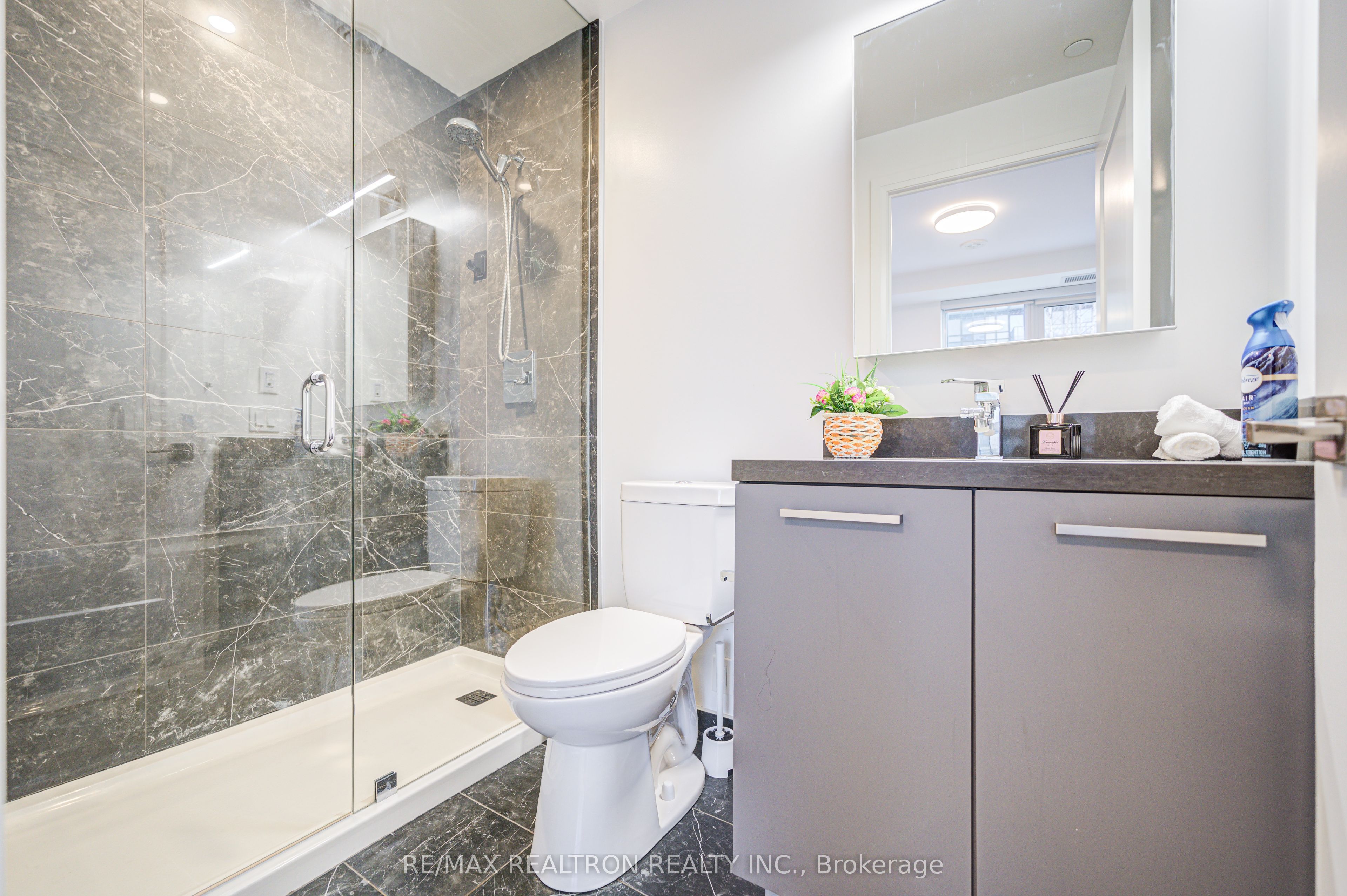 38 Gandhi Lane A 208, Markham, ON L3T 0G9 photo 4