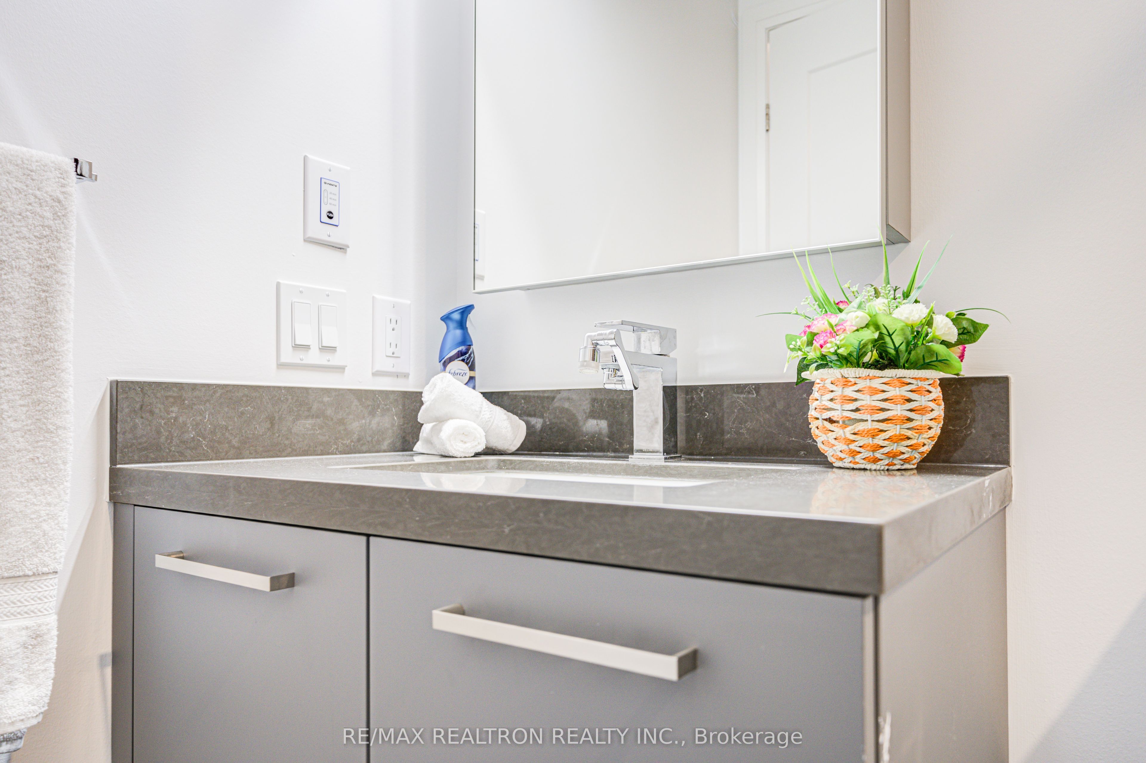 38 Gandhi Lane A 208, Markham, ON L3T 0G9 photo 5