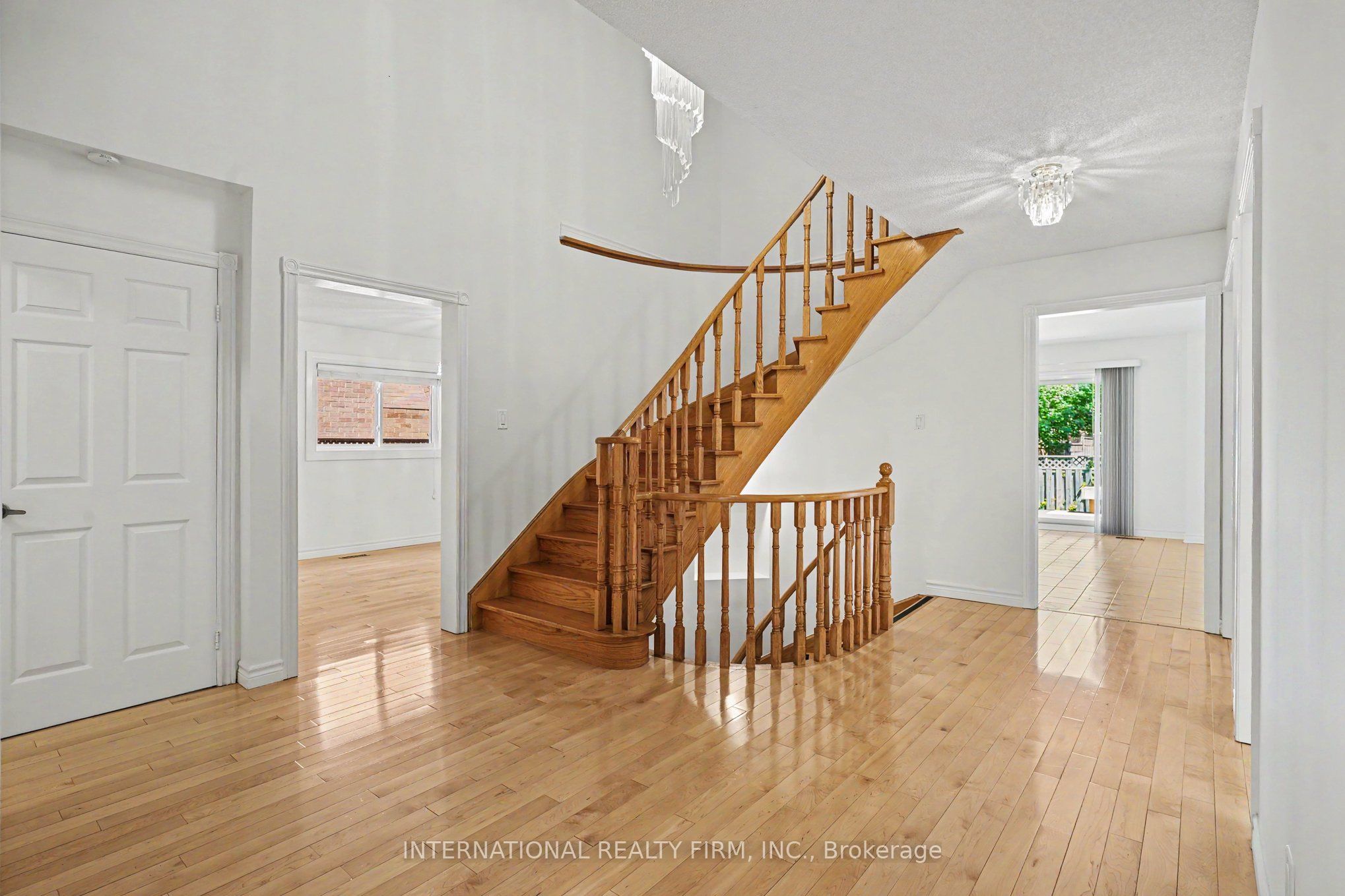 46 Heath Street, Richmond Hill, ON L4B 2B5 photo 2