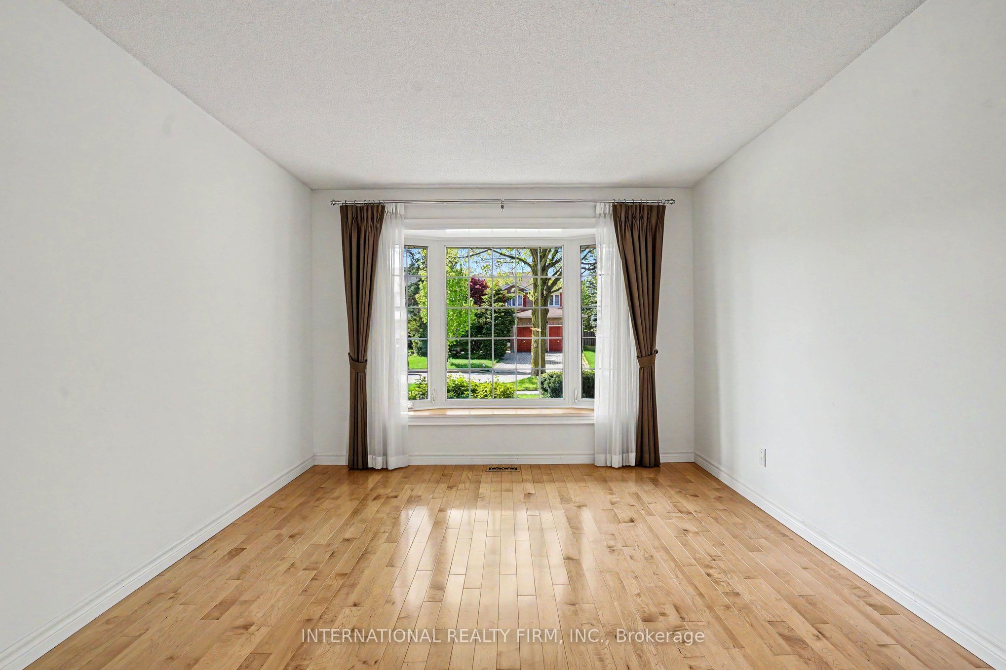 46 Heath Street, Richmond Hill, ON L4B 2B5 photo 4