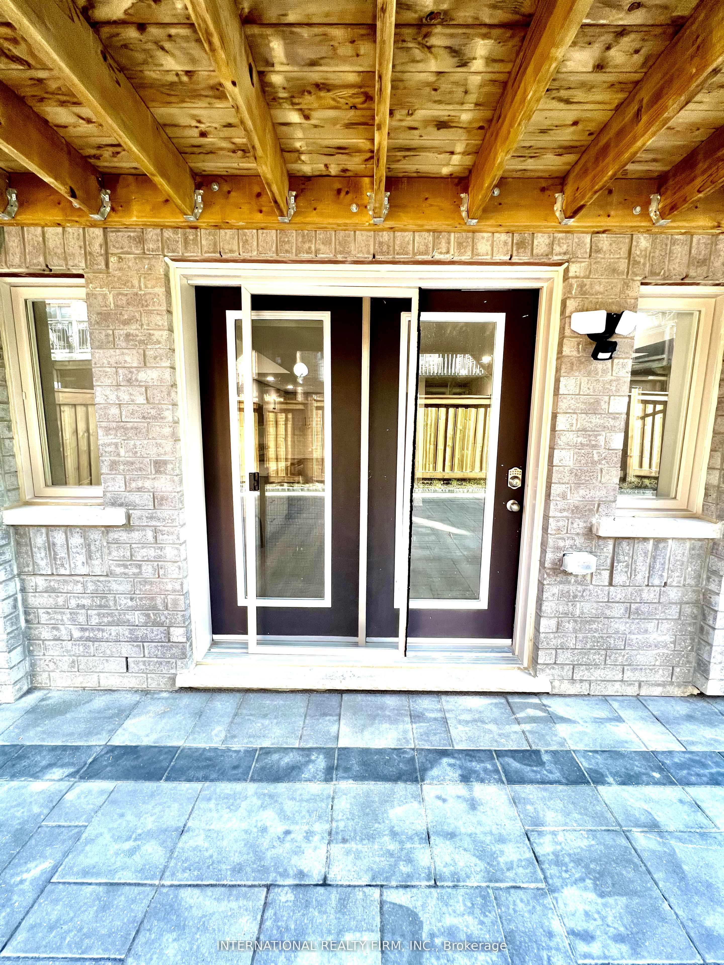188 Wesmina Avenue, Whitchurch-Stouffville, ON L4A 5A2 photo 2