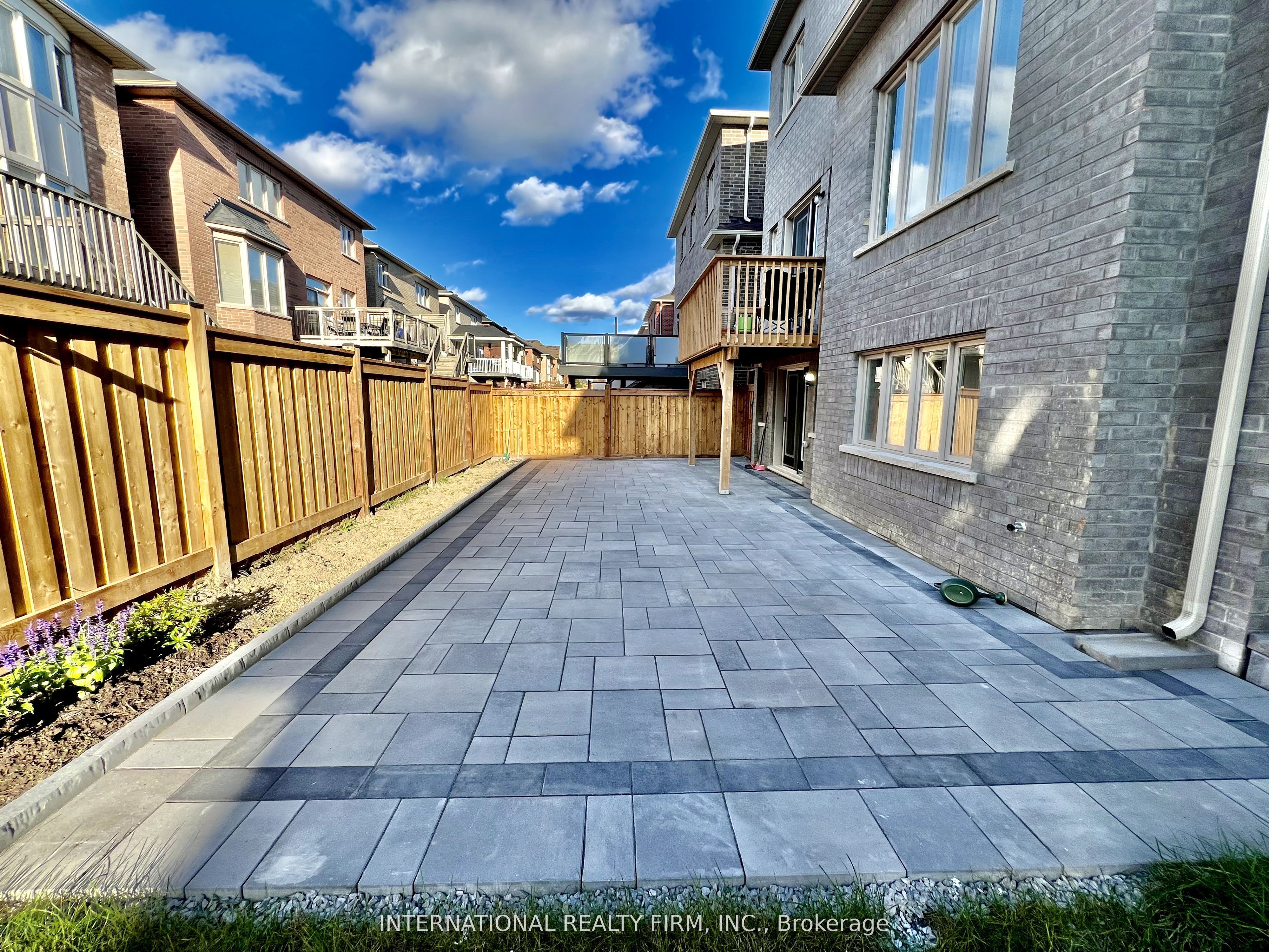 188 Wesmina Avenue, Whitchurch-Stouffville, ON L4A 5A2 photo 3