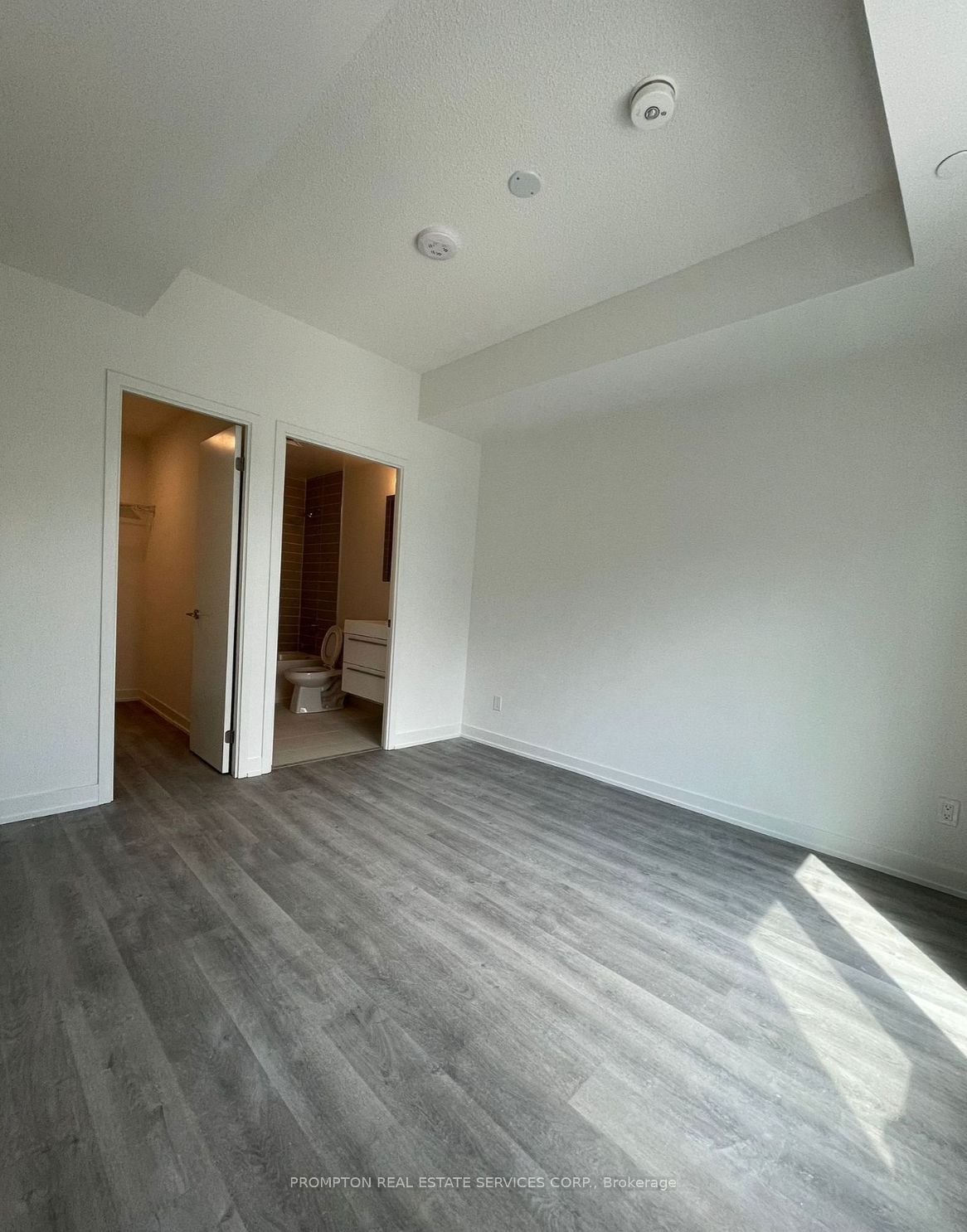 38 Simcoe Promenade 708, Markham, ON L6G 0H7 photo 4