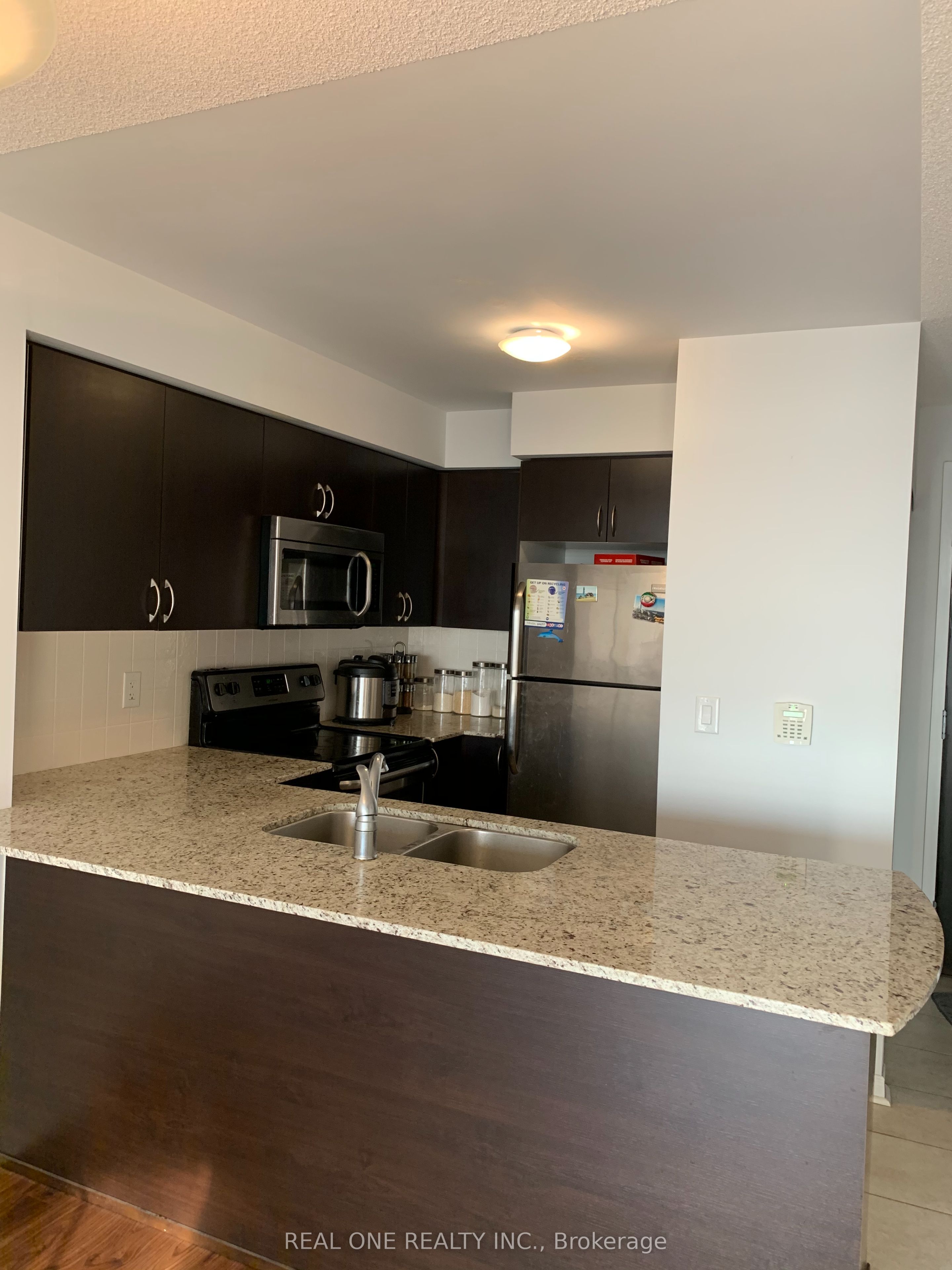 75 King William Crescent 606, Richmond Hill, ON L4B 0C1 photo 2