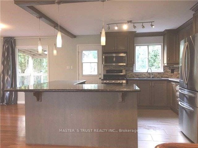 38 Penwick Crescent, Richmond Hill, ON L4C 5B4 photo 4