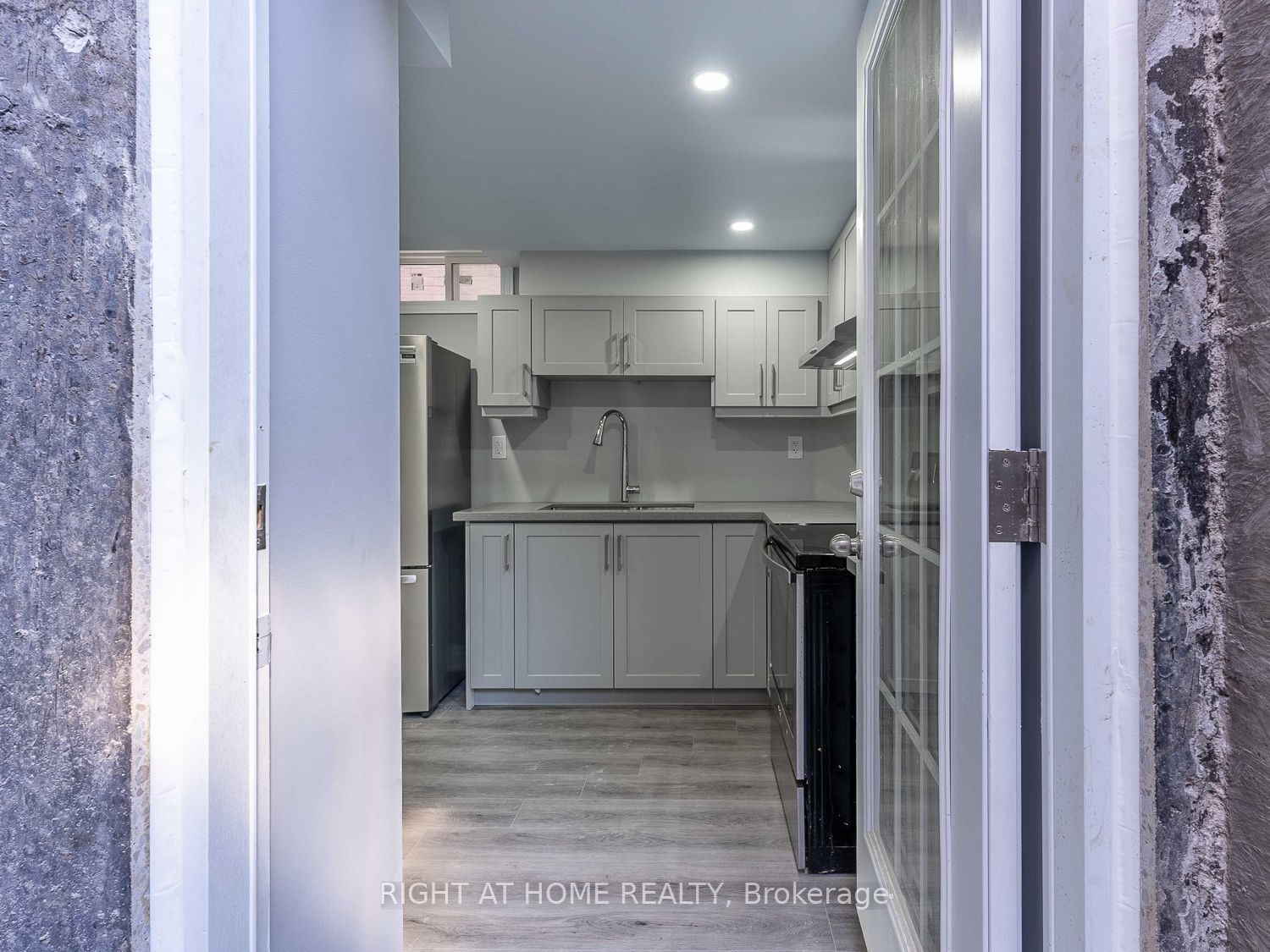 99 Purcell Crescent B, Vaughan, ON L6A 3C7 photo 3