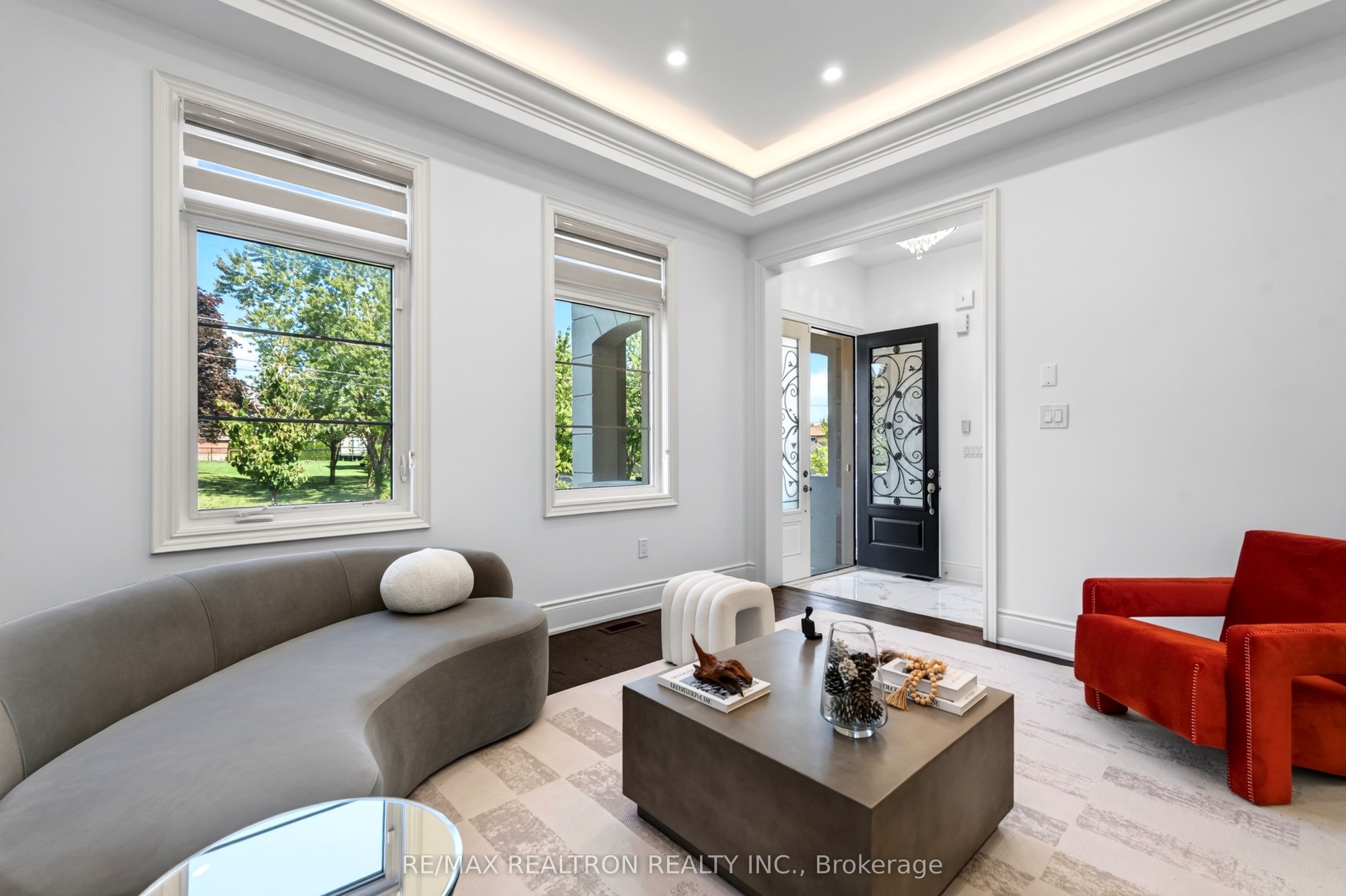 209 Hillsview Drive, Richmond Hill, ON L4C 4L8 photo 3