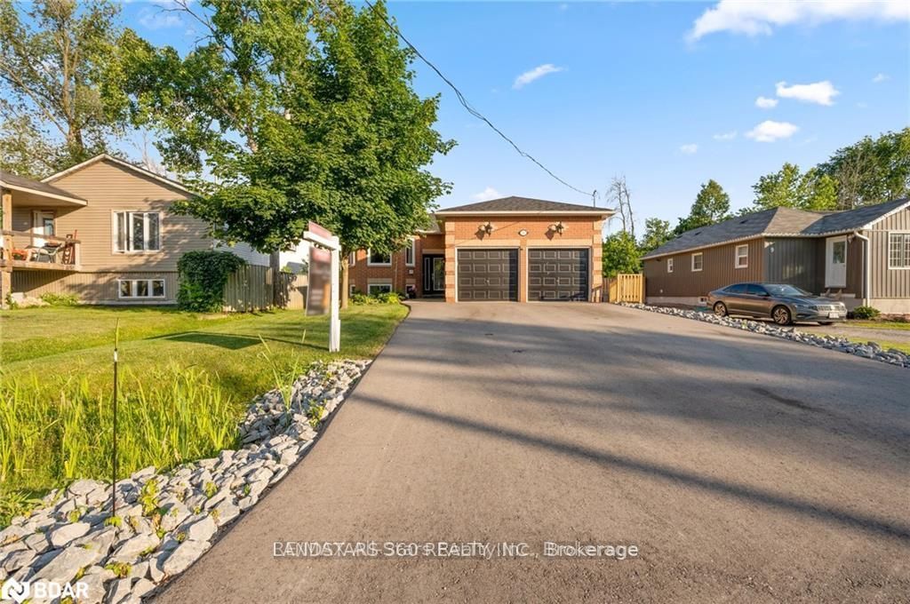 13 ALICE Avenue, Georgina, ON L4P 3C8