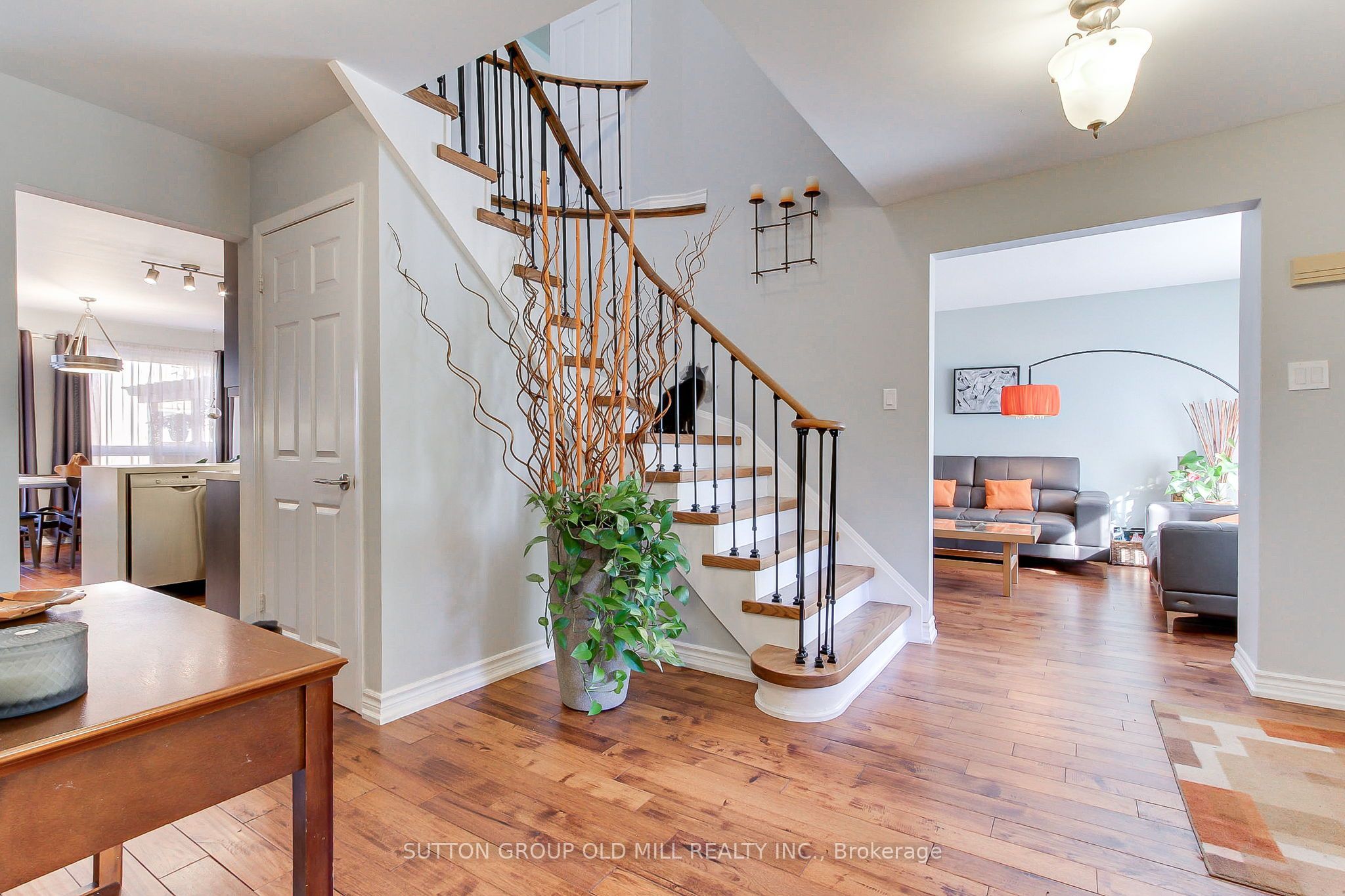 129 Robin Court, Newmarket, ON L3Y 6B2 photo 5