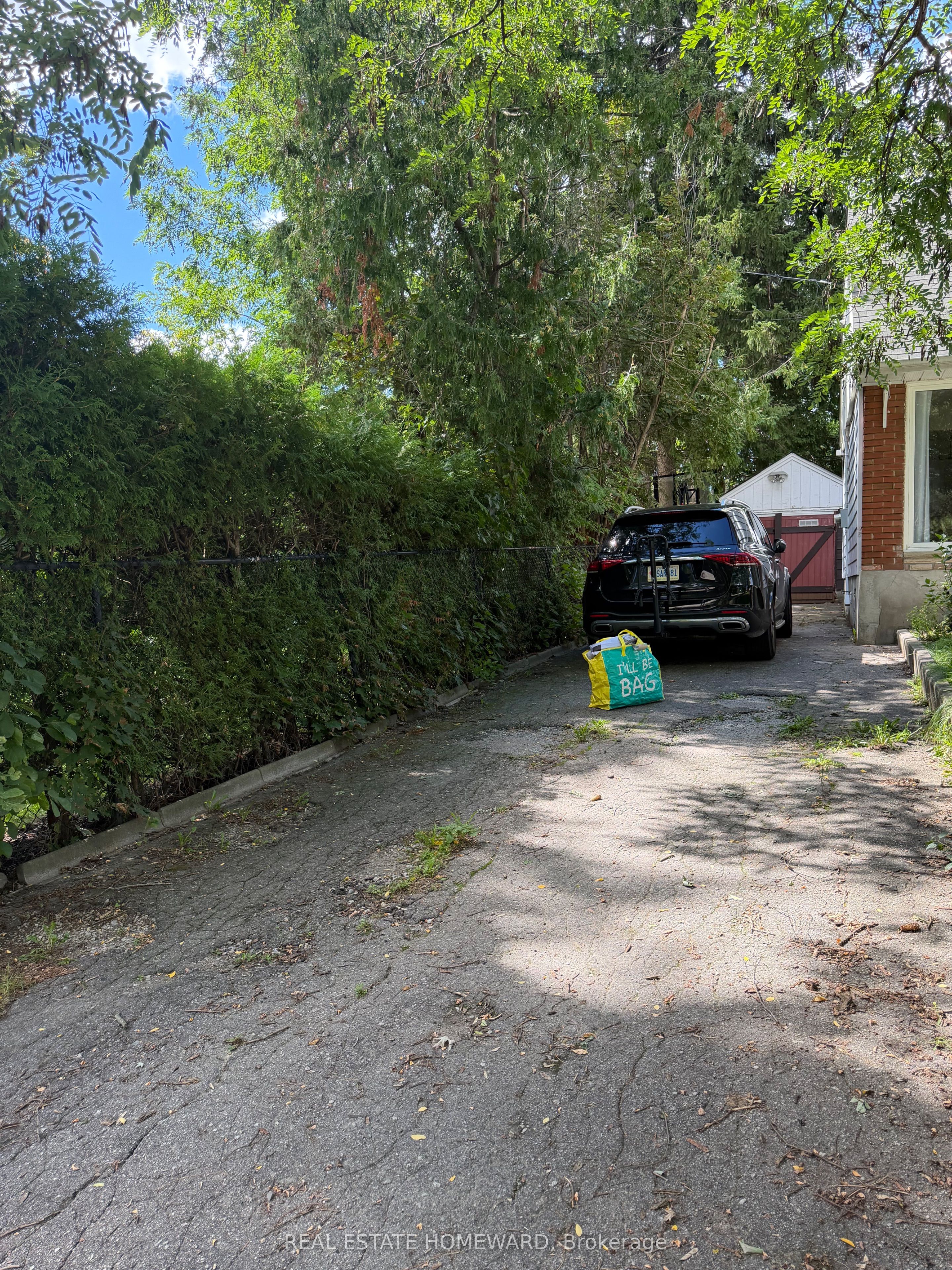 120 Baker Avenue, Richmond Hill, ON L4C 1X4 photo 3