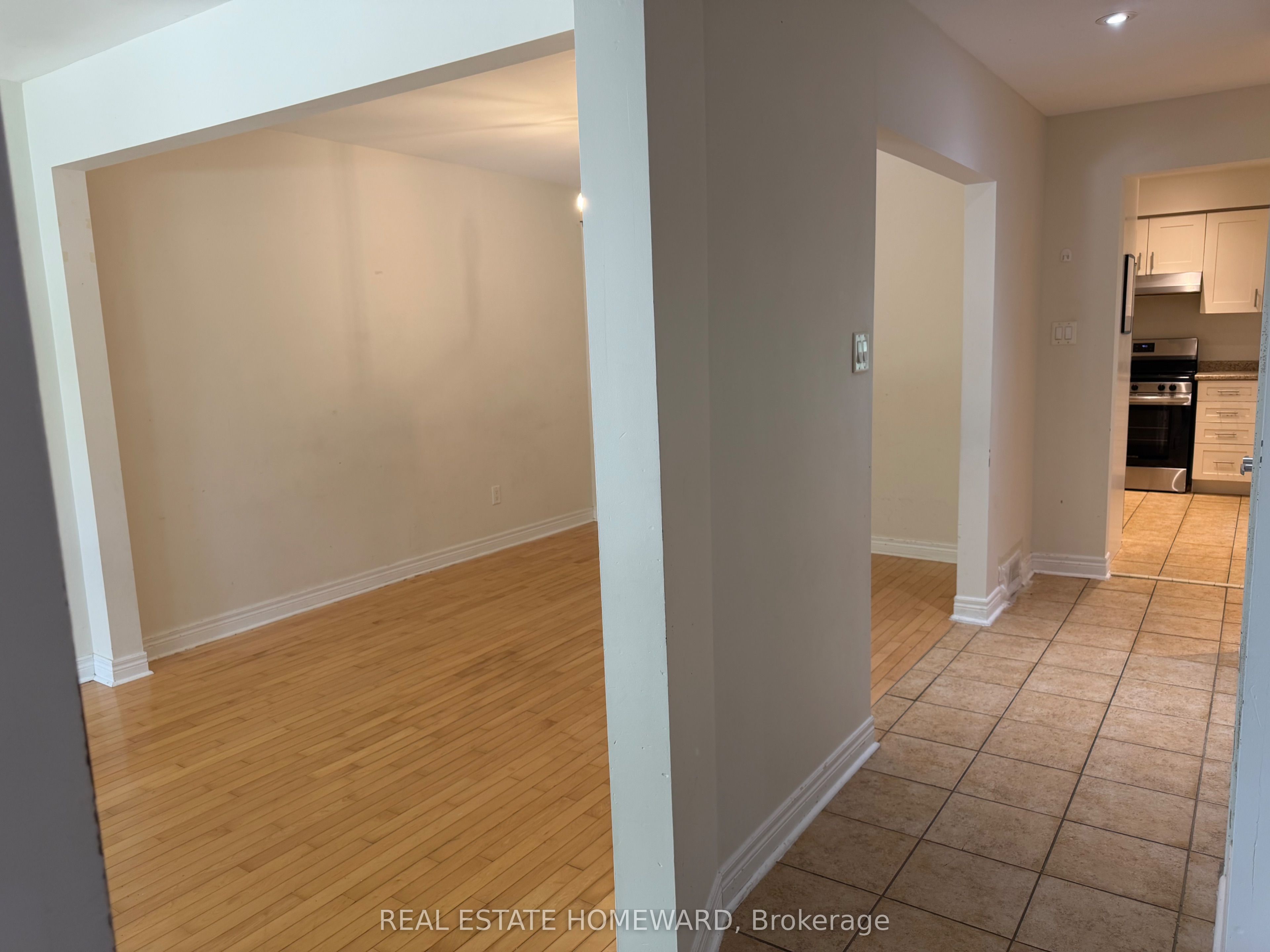 120 Baker Avenue, Richmond Hill, ON L4C 1X4 photo 5