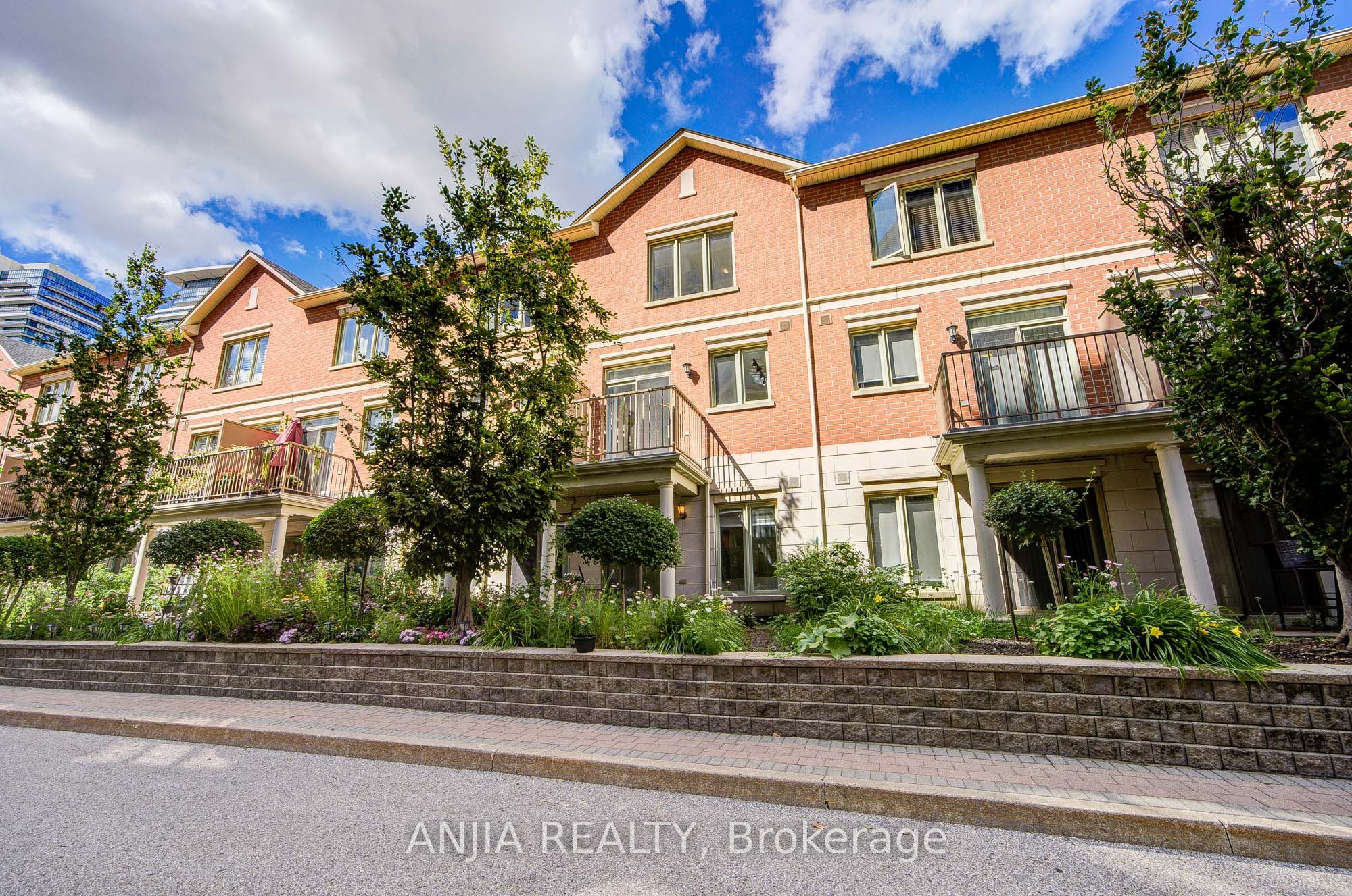 25 Galleria Parkway, Markham, ON L3T 0A4 photo 3