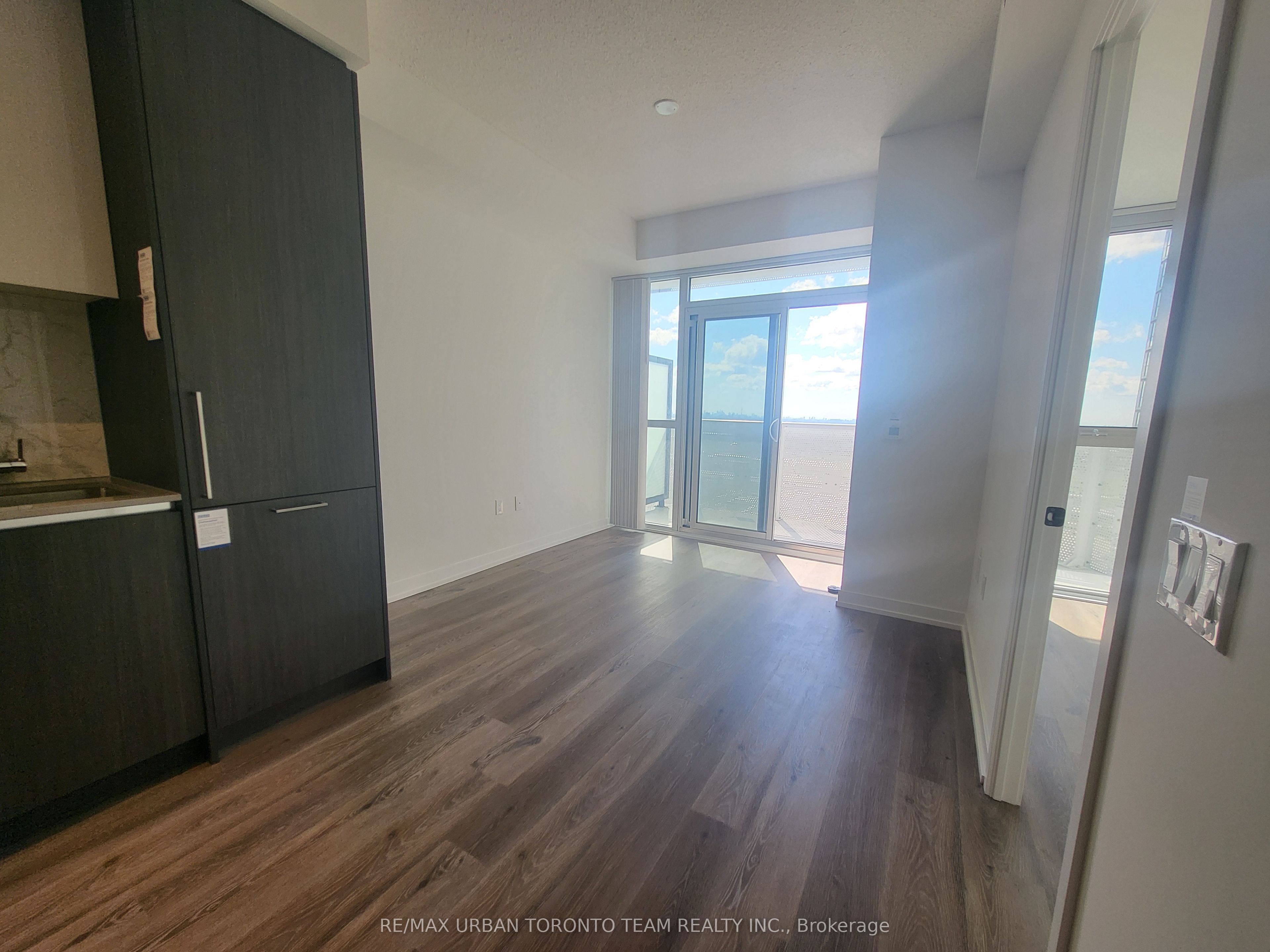 225 Commerce Street 3905, Vaughan, ON L4K 0R1 photo 4