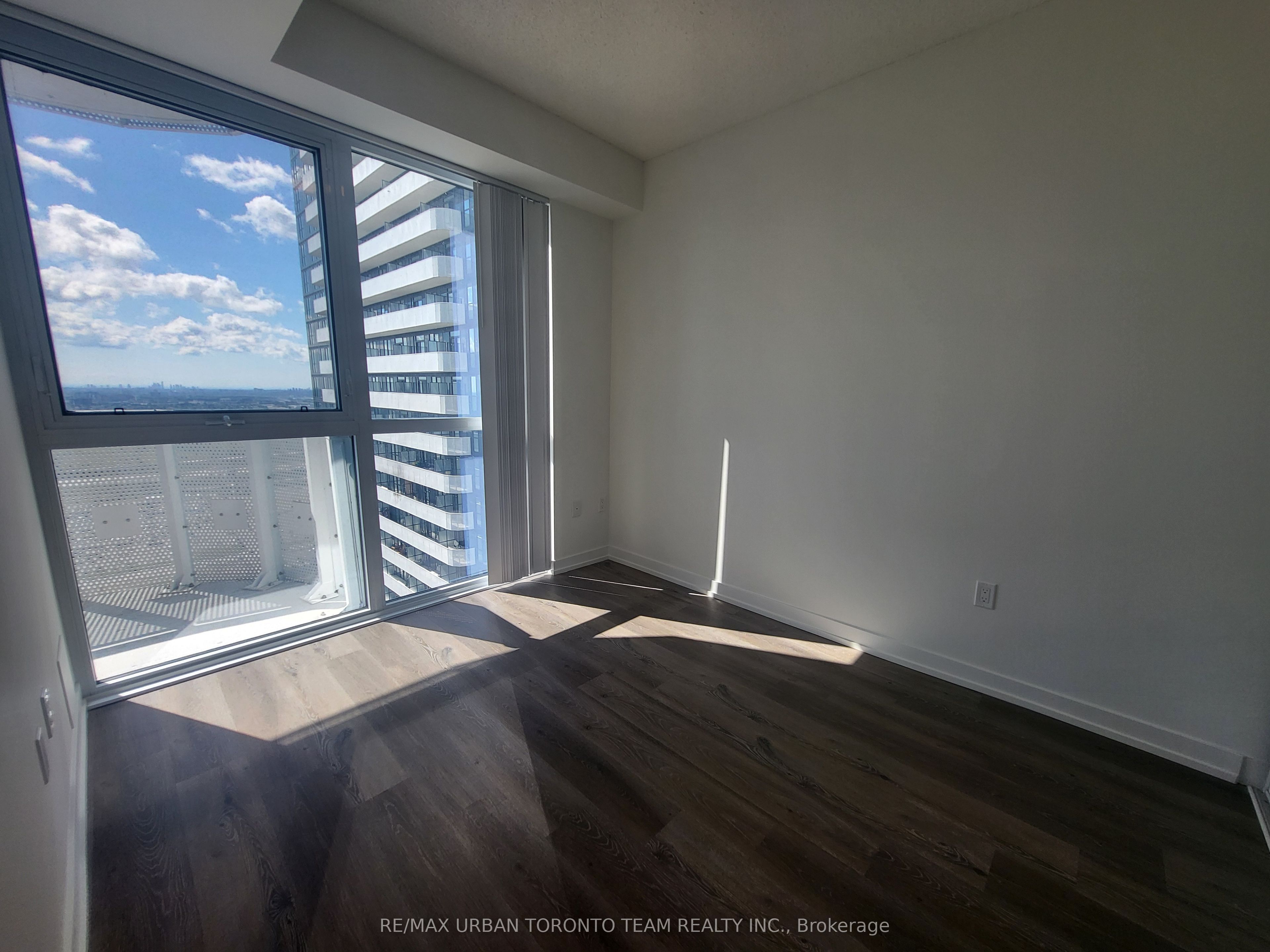 225 Commerce Street 3905, Vaughan, ON L4K 0R1 photo 5