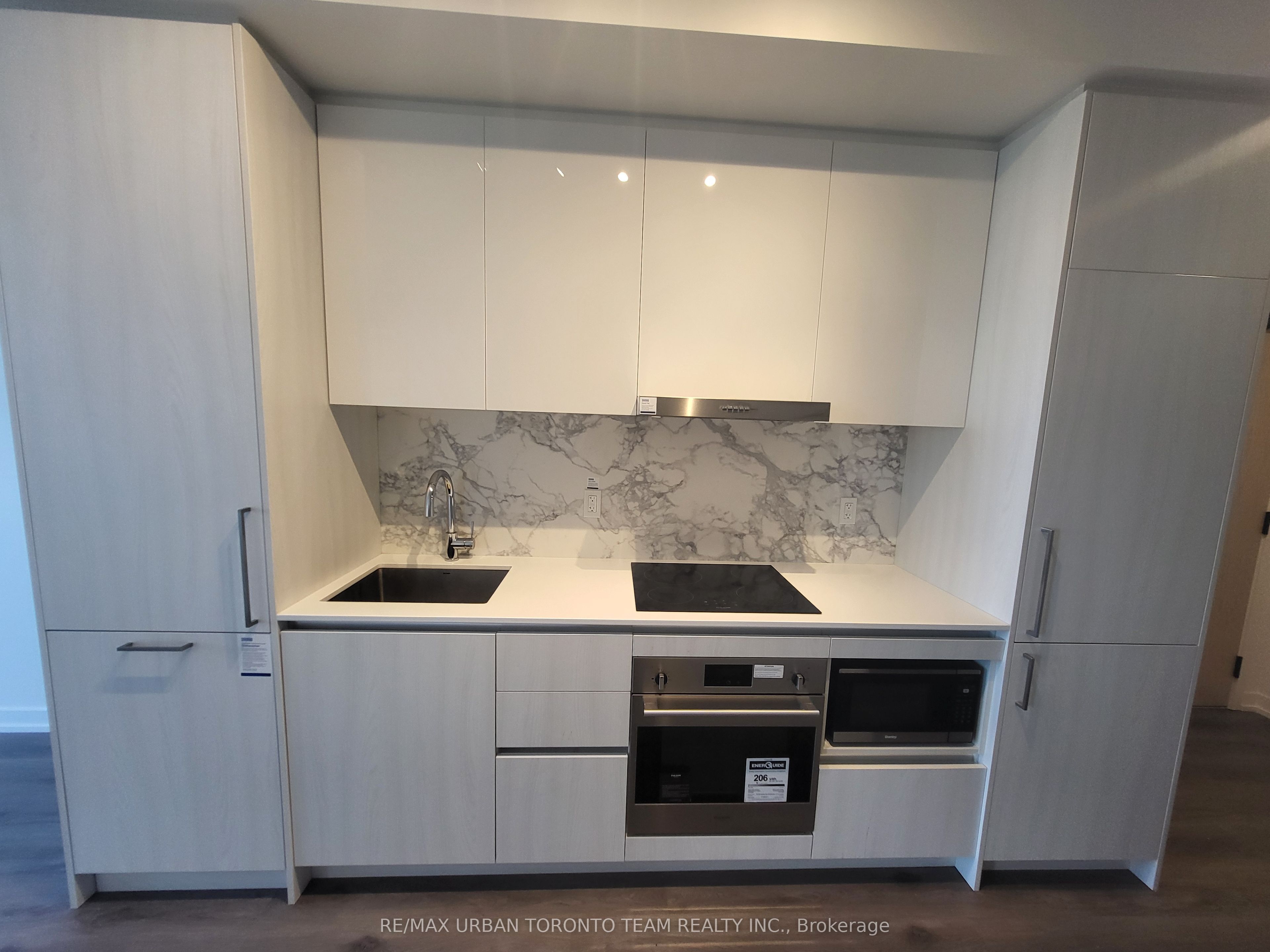 225 Commerce Street 808, Vaughan, ON L4K 0R1 photo 4