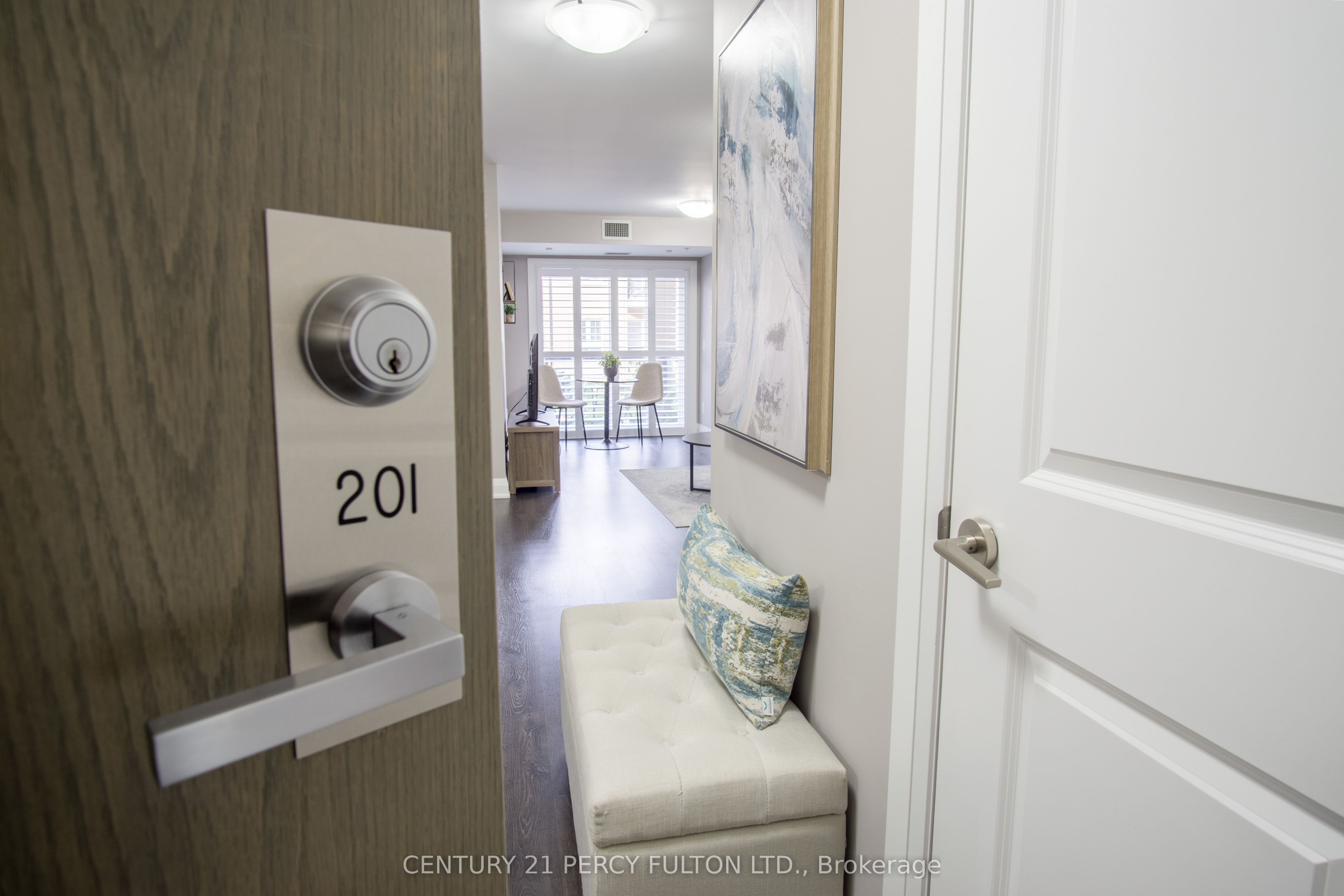 481 Rupert Avenue 201, Whitchurch-Stouffville, ON L4A 1Y7 photo 5