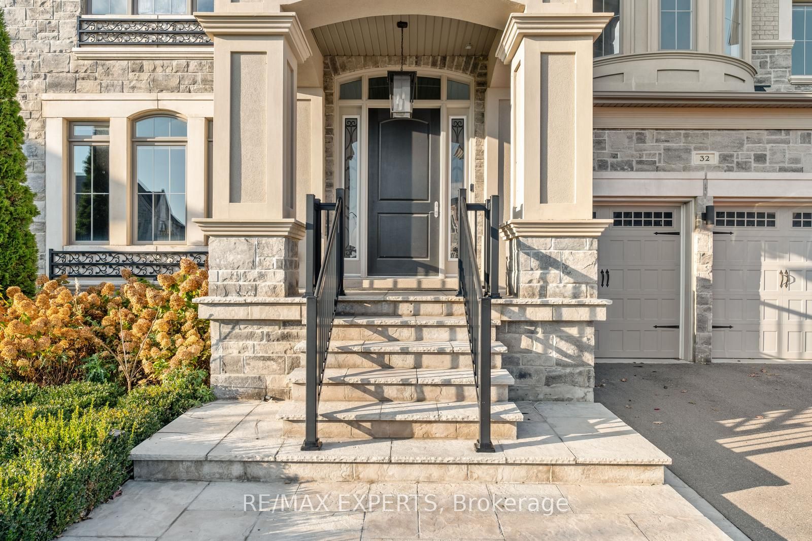 32 James Stokes Court, King, ON L7B 1L6 photo 5