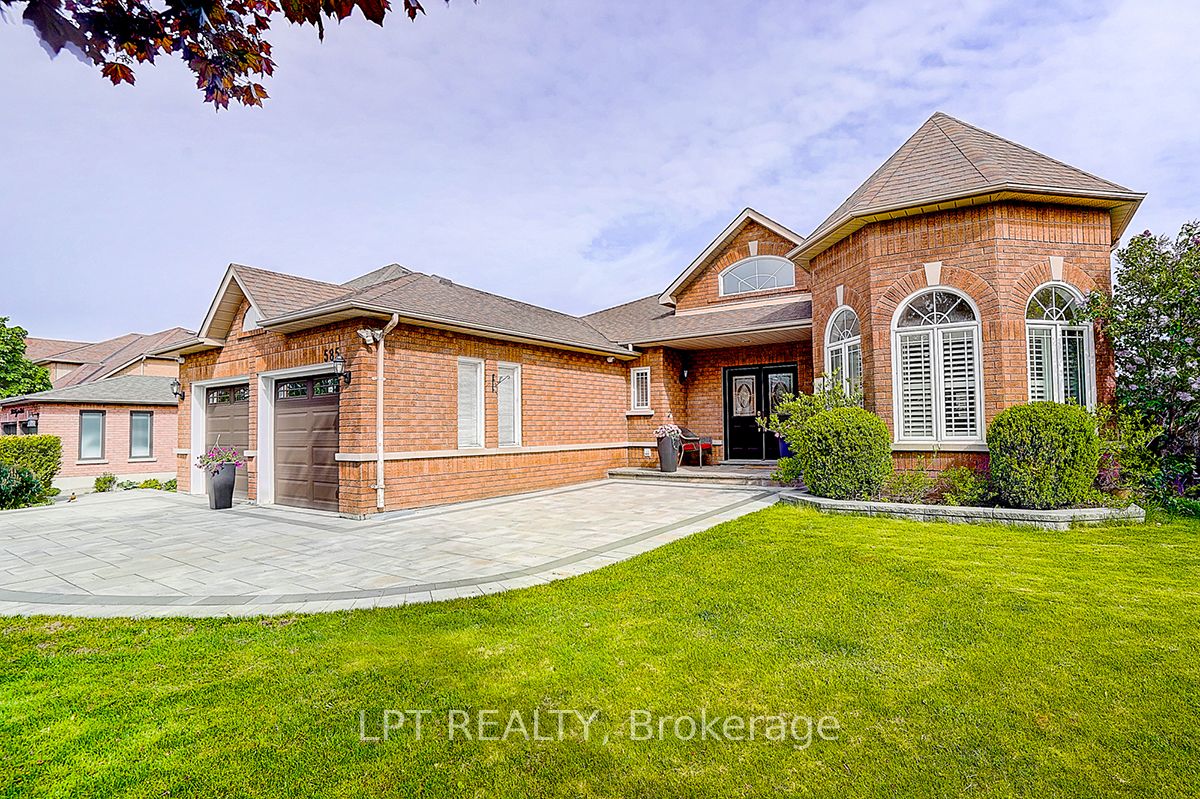 585 Holgate Circle, Newmarket, ON L3X 1V8 photo 2