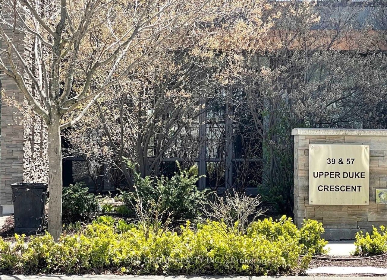 57 Upper Duke Crescent 207, Markham, ON L6G 0B9