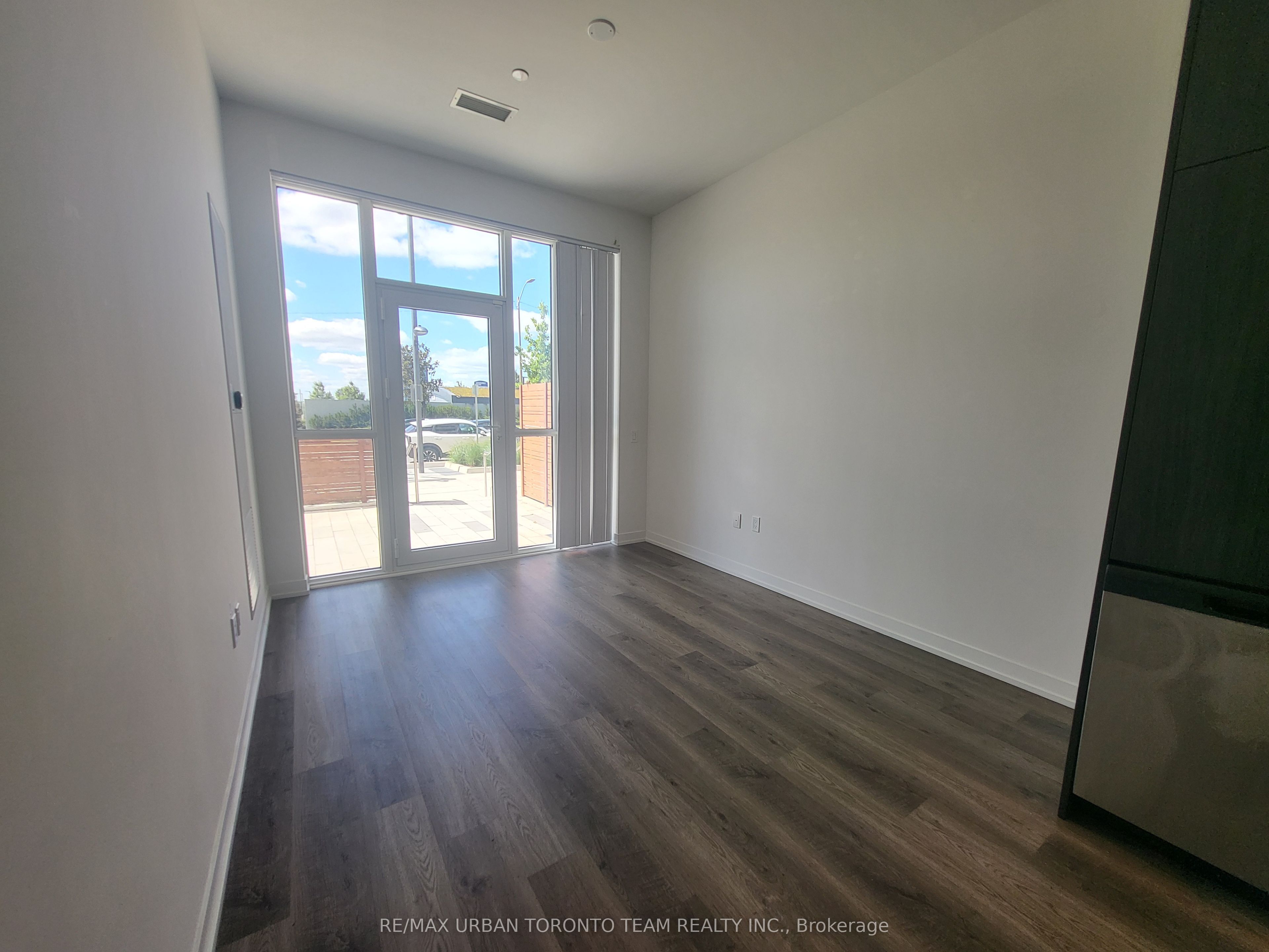 195 Commerce Street 111, Vaughan, ON L4K 0P9 photo 4