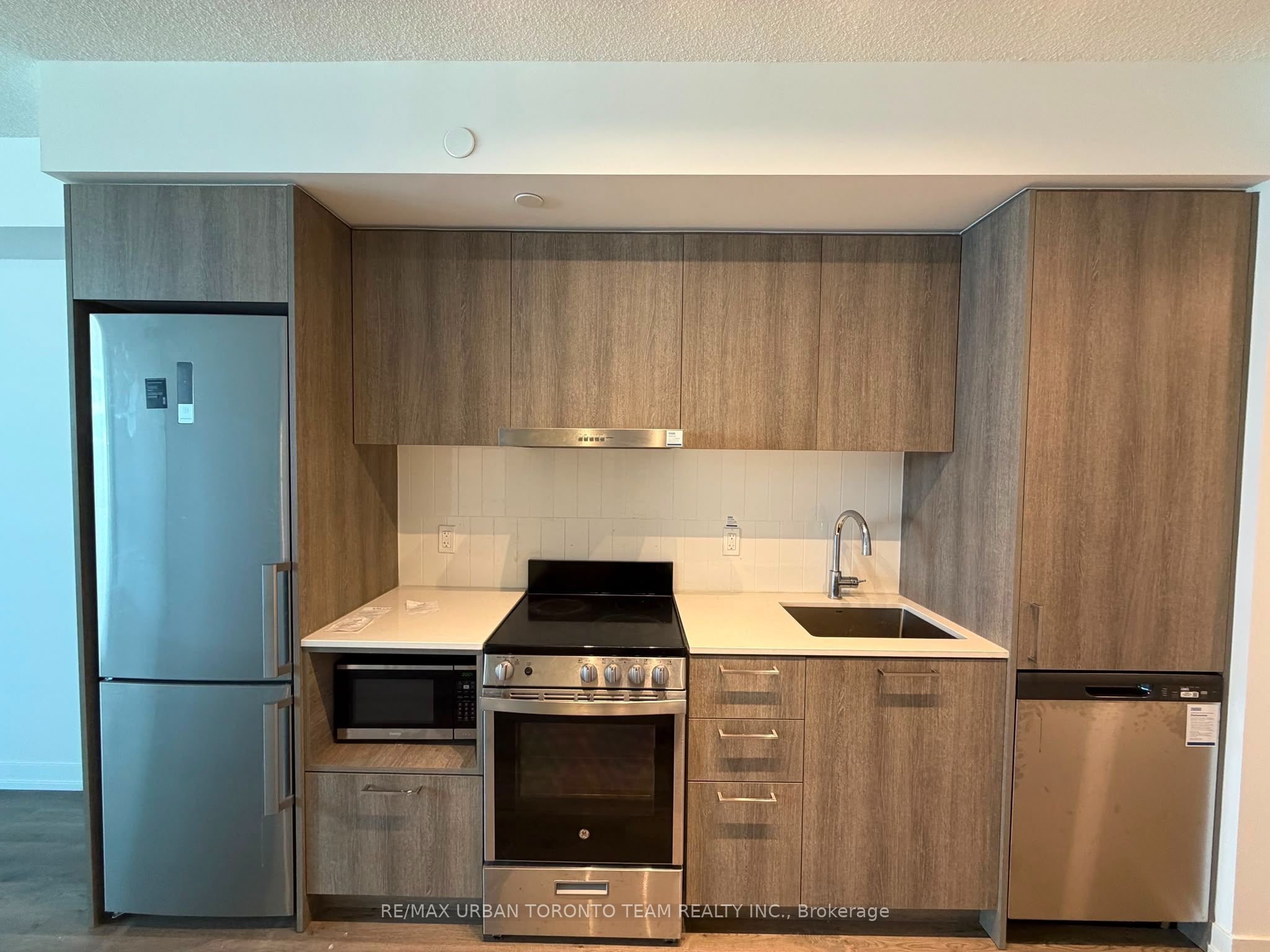 195 Commerce Street 301, Vaughan, ON L4K 0P9 photo 5