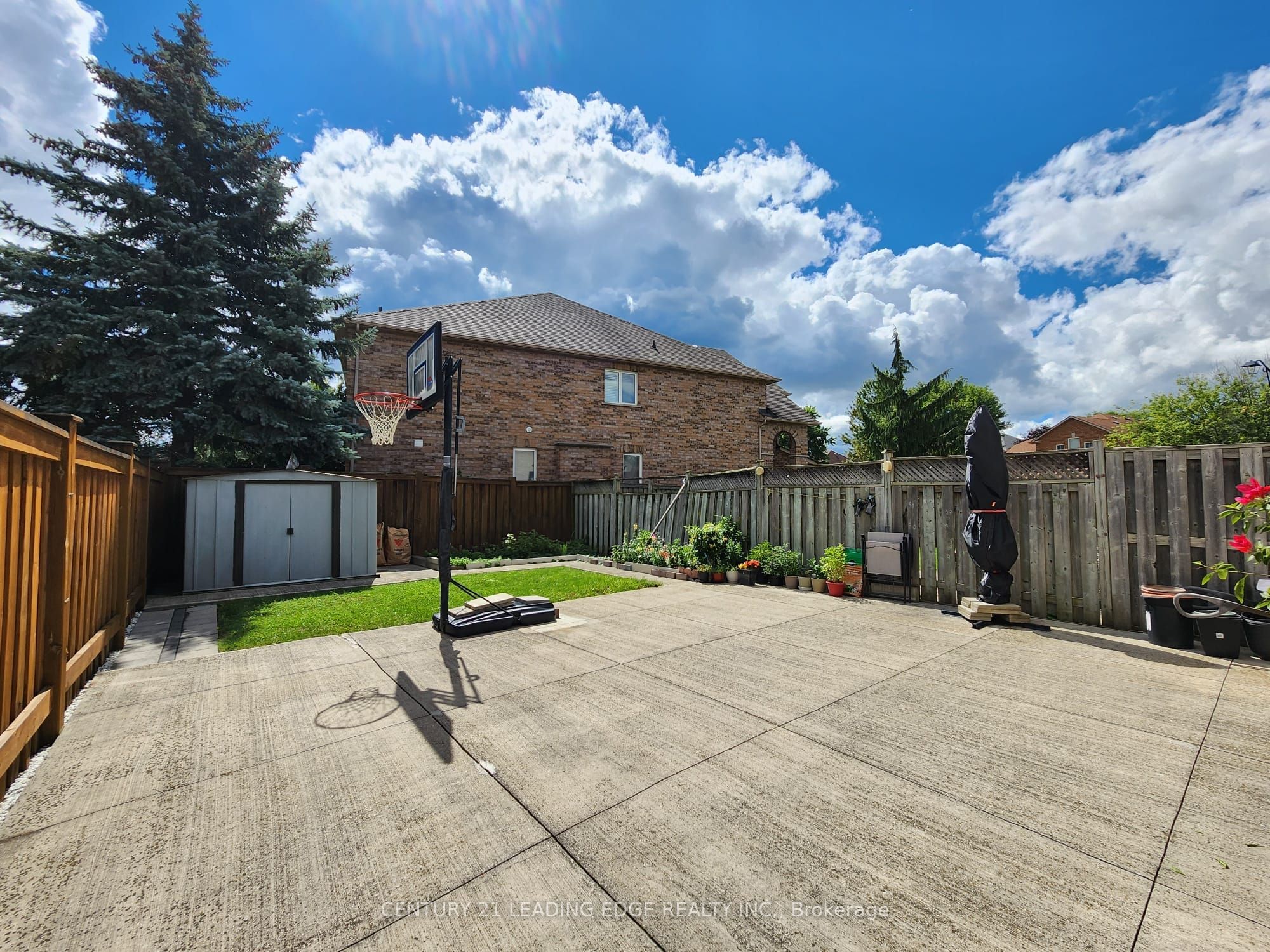 19 Kingly Crest Way, Vaughan, ON L4H 1M8 photo 5