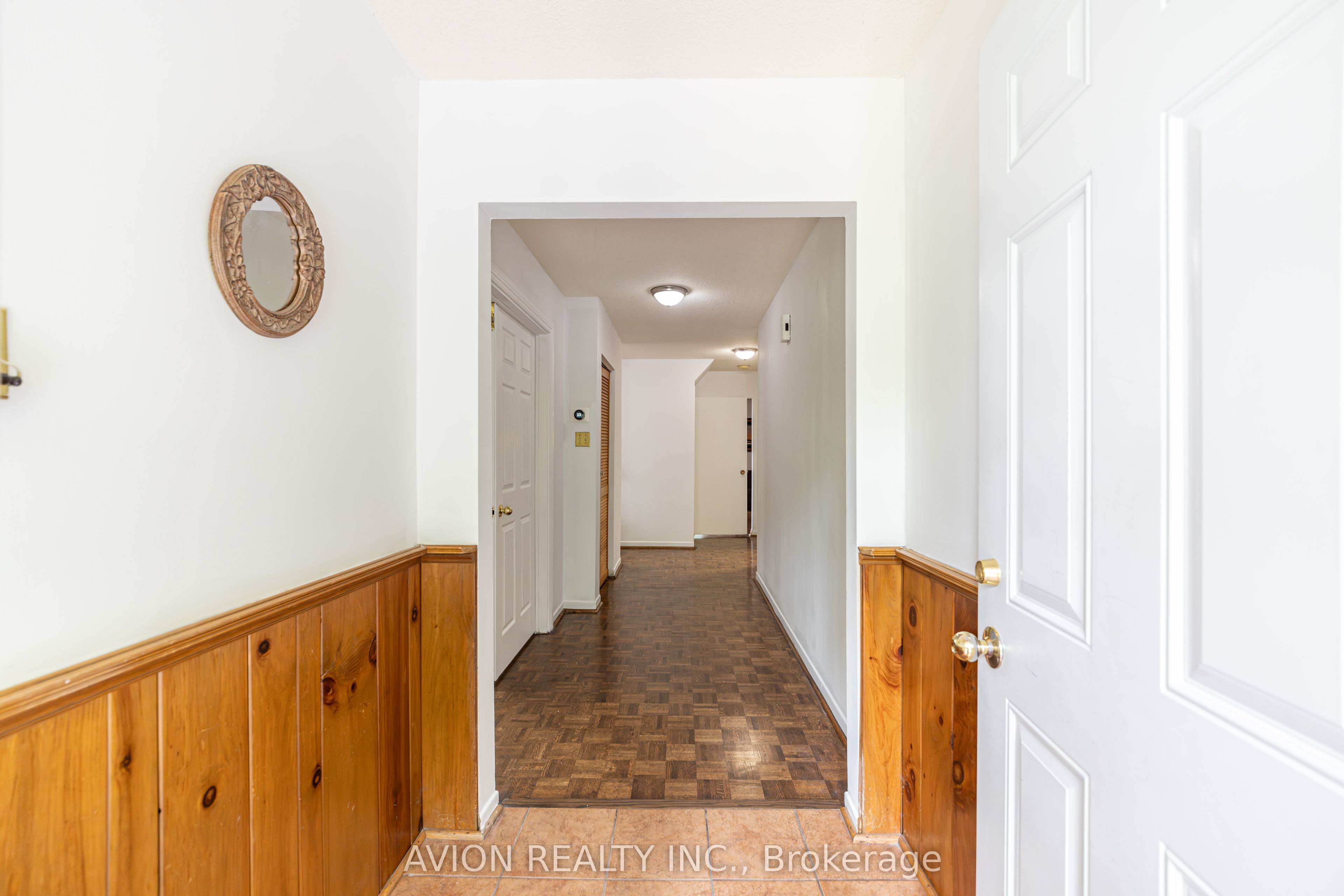 241 Weldrick Road W, Richmond Hill, ON L4C 5J2 photo 2