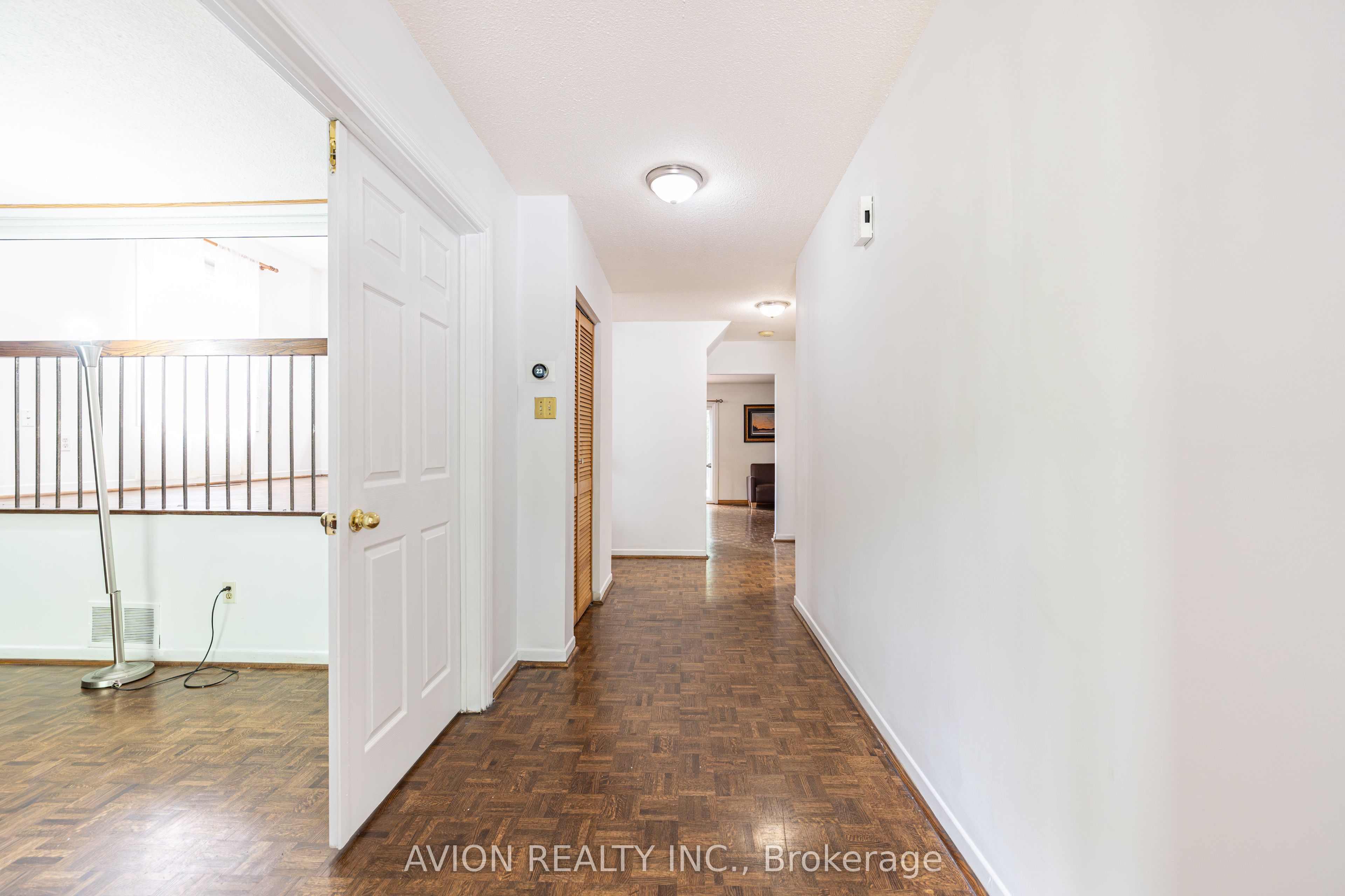 241 Weldrick Road W, Richmond Hill, ON L4C 5J2 photo 3