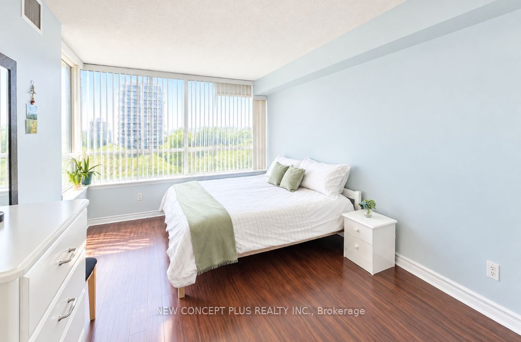 91 Townsgate Drive 506, Vaughan, ON L4J 8E8