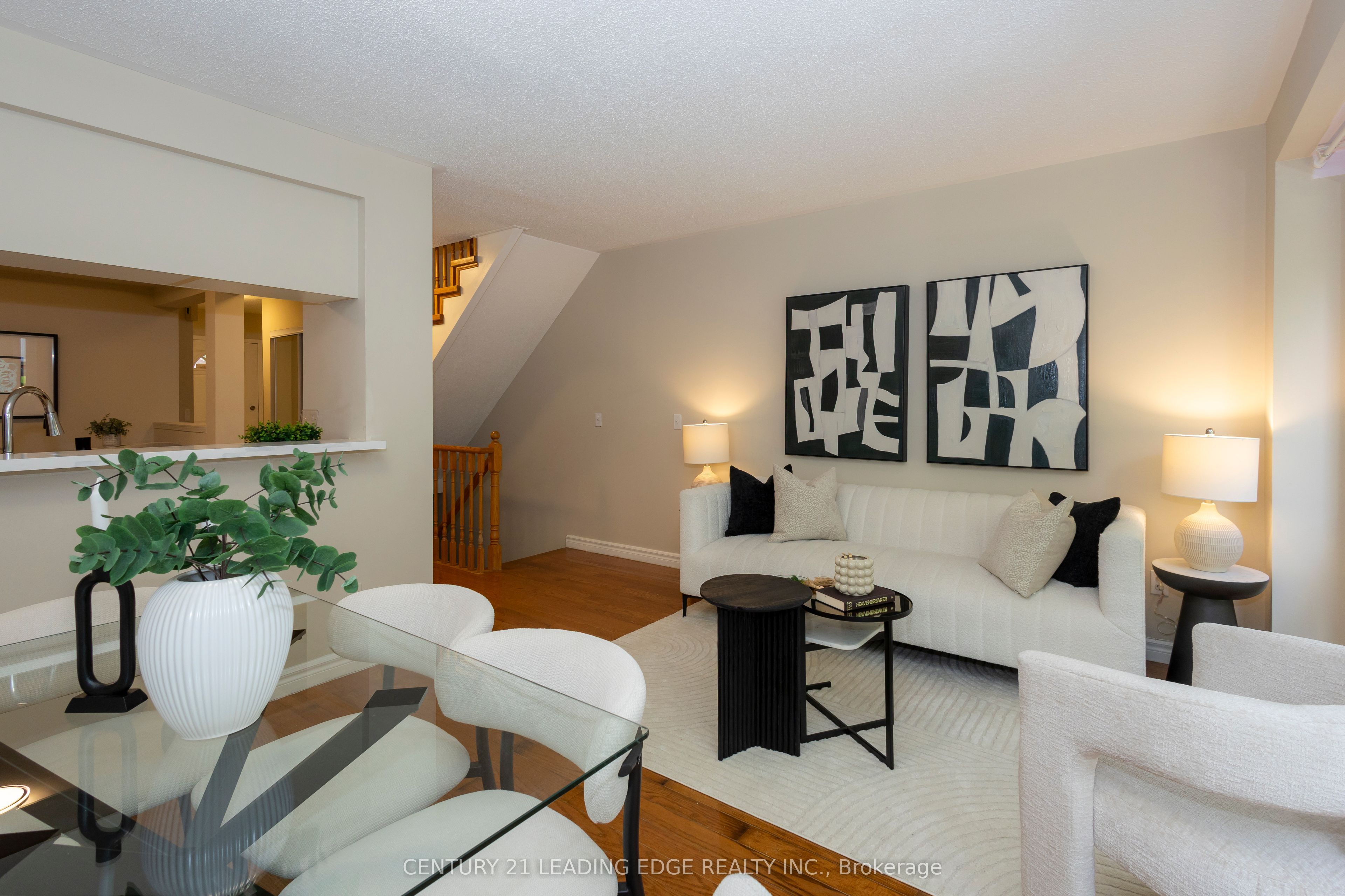81 Northern Heights Drive, Richmond Hill, ON L4B 4C9 photo 3
