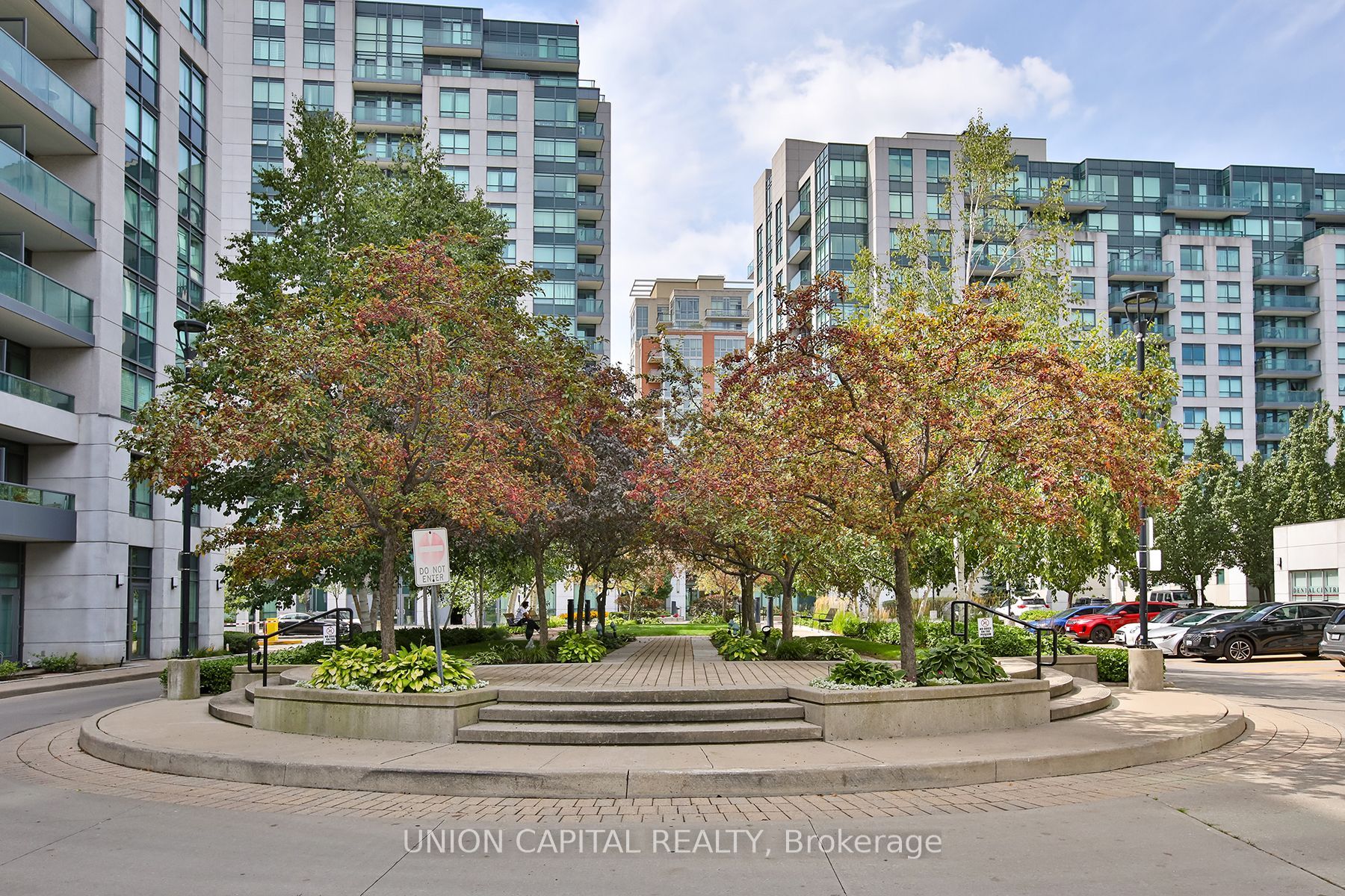 32 Clegg Road 612, Markham, ON L6G 0B2 photo 2