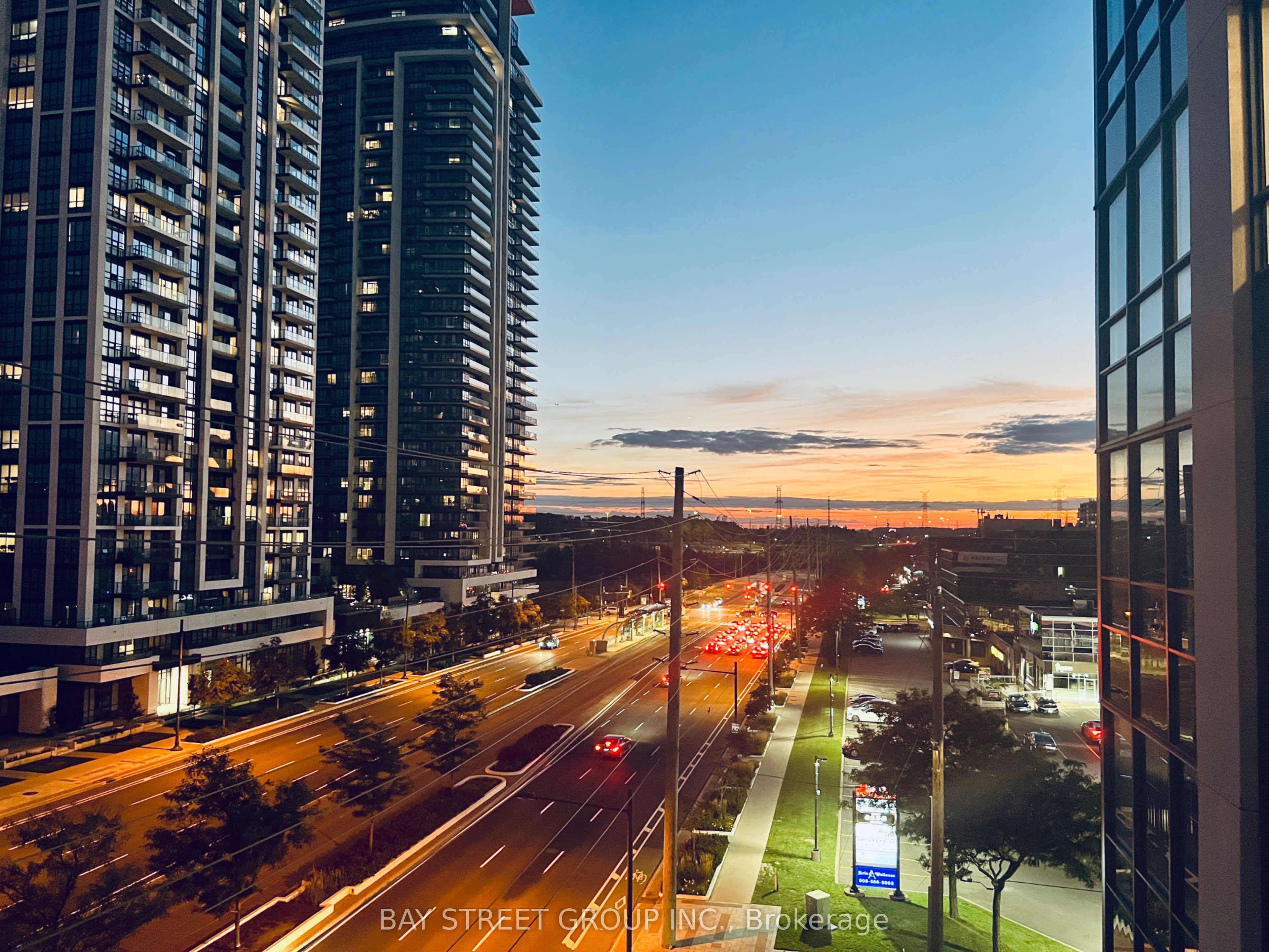 370 Highway 7 E 811, Richmond Hill, ON L4B 0C4 photo 2