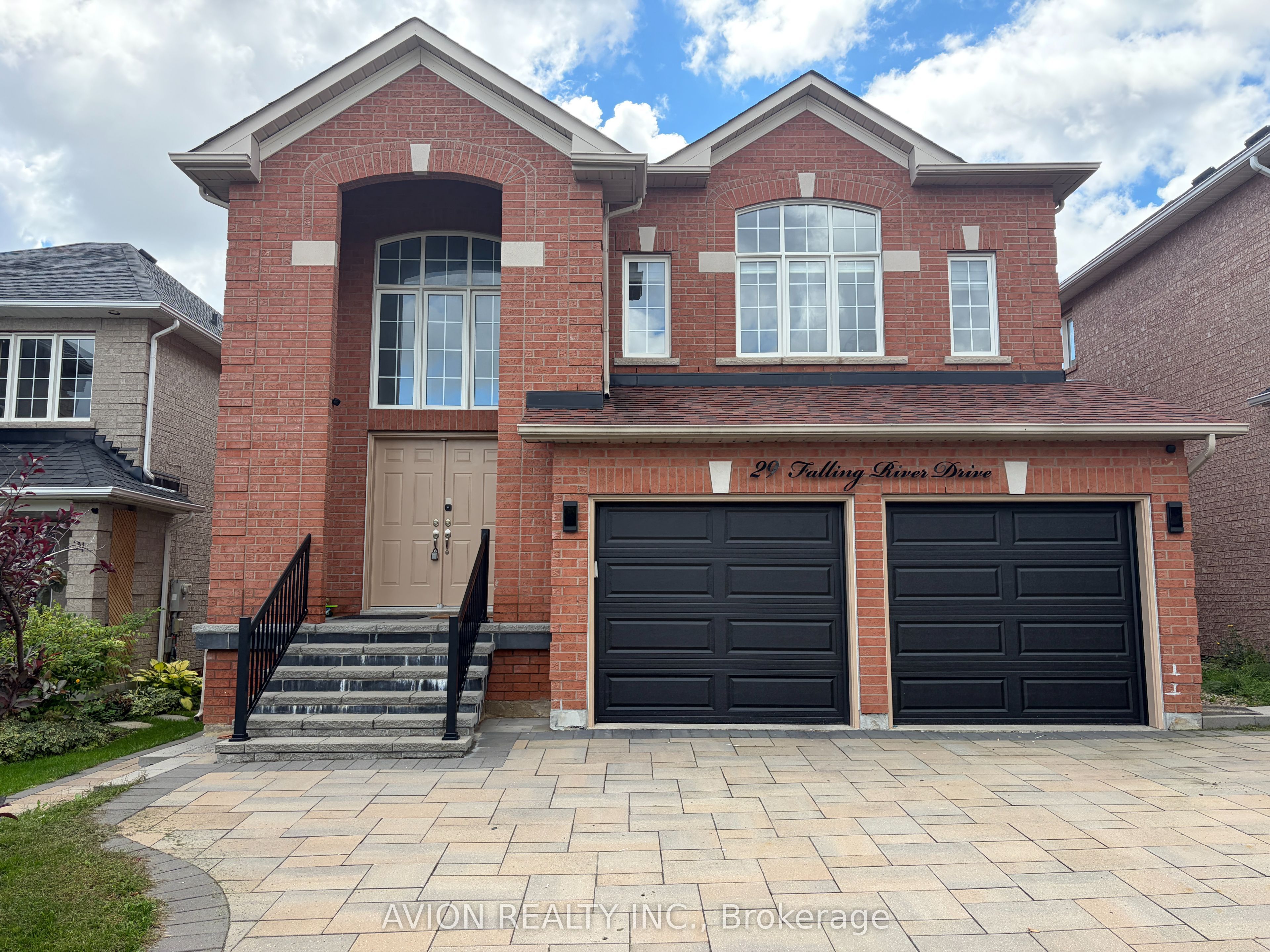 29 Falling River Drive main/upper, Richmond Hill, ON L4S 2R1