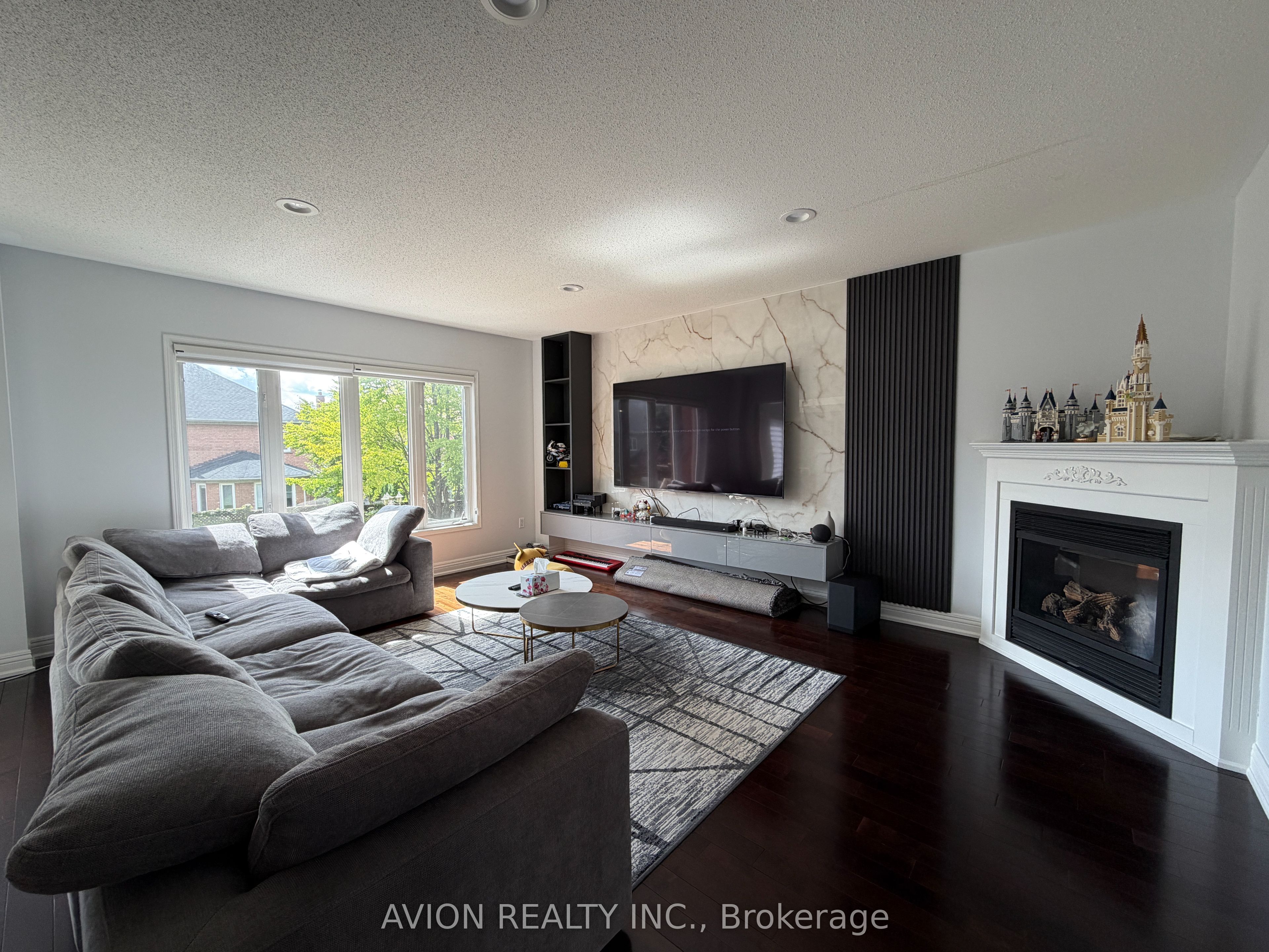 29 Falling River Drive main/upper, Richmond Hill, ON L4S 2R1 photo 2