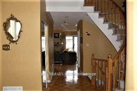 215 Shirley Drive, Richmond Hill, ON L4S 1T4 photo 4