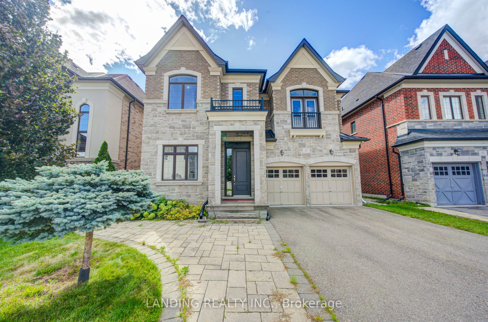 57 Strawbridge Farm Drive, Aurora, ON L4G 0L2
