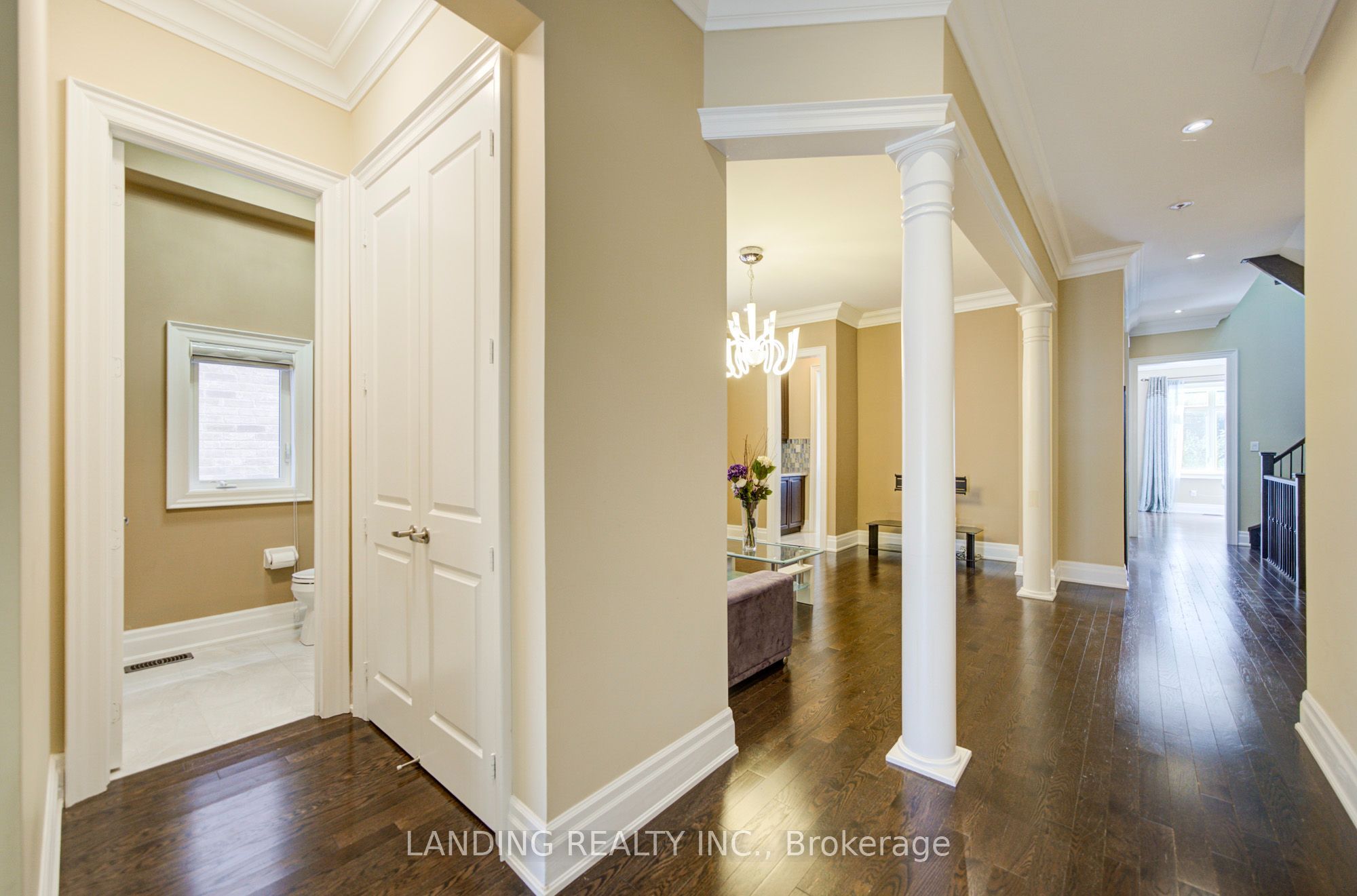 57 Strawbridge Farm Drive, Aurora, ON L4G 0L2 photo 5