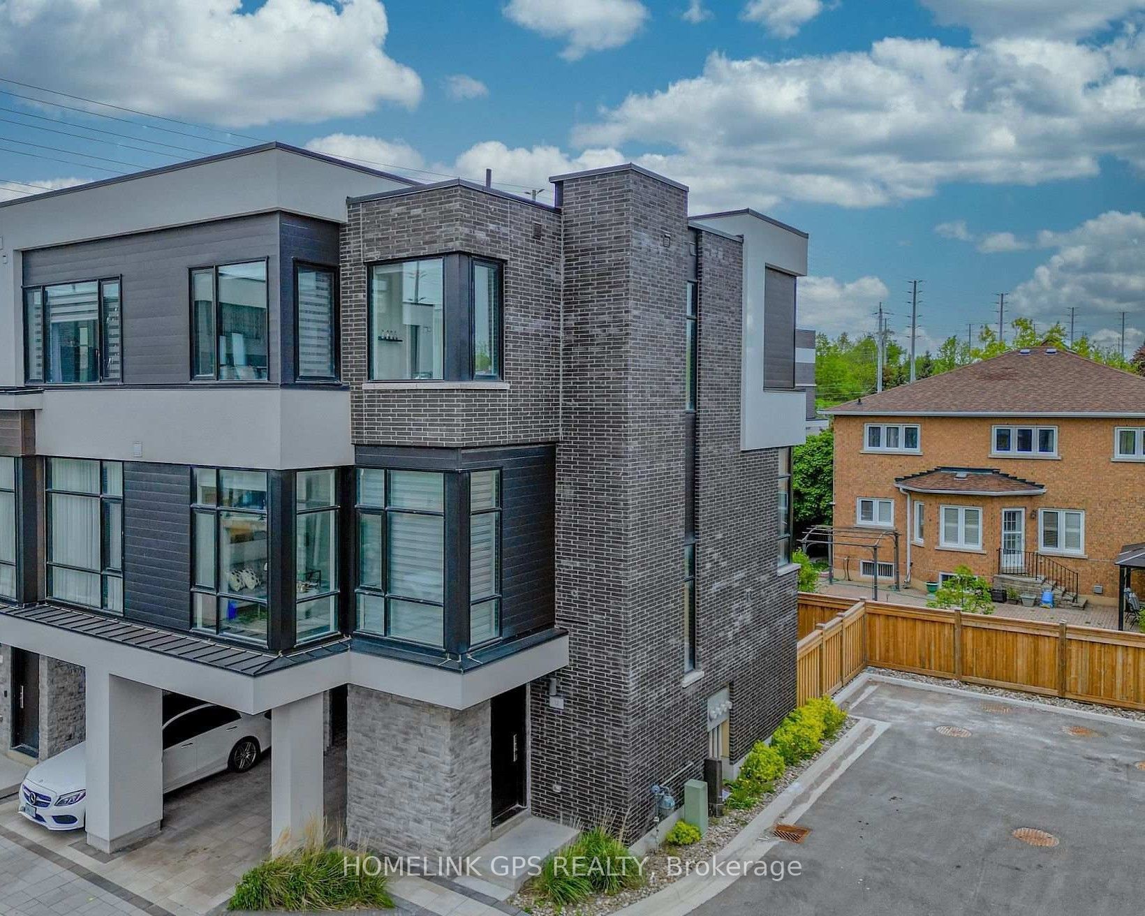12 Hostel Lane, Richmond Hill, ON L4C 5S9