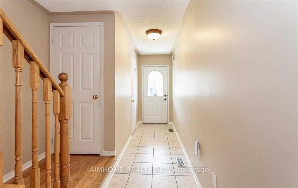 34 Raymond Bartlett Avenue, Markham, ON L3R 5H7 photo 2