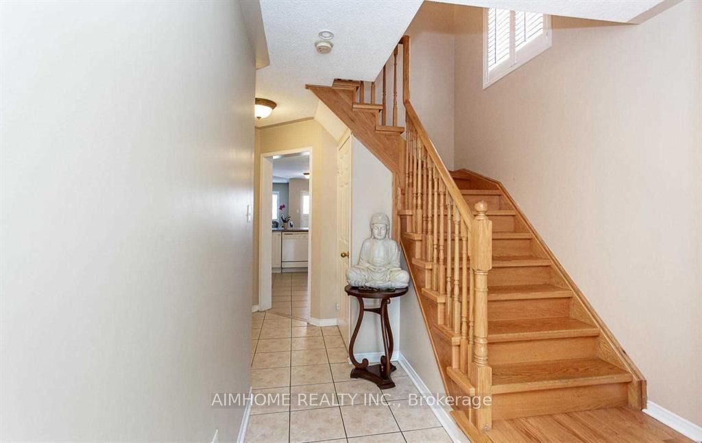 34 Raymond Bartlett Avenue, Markham, ON L3R 5H7 photo 3