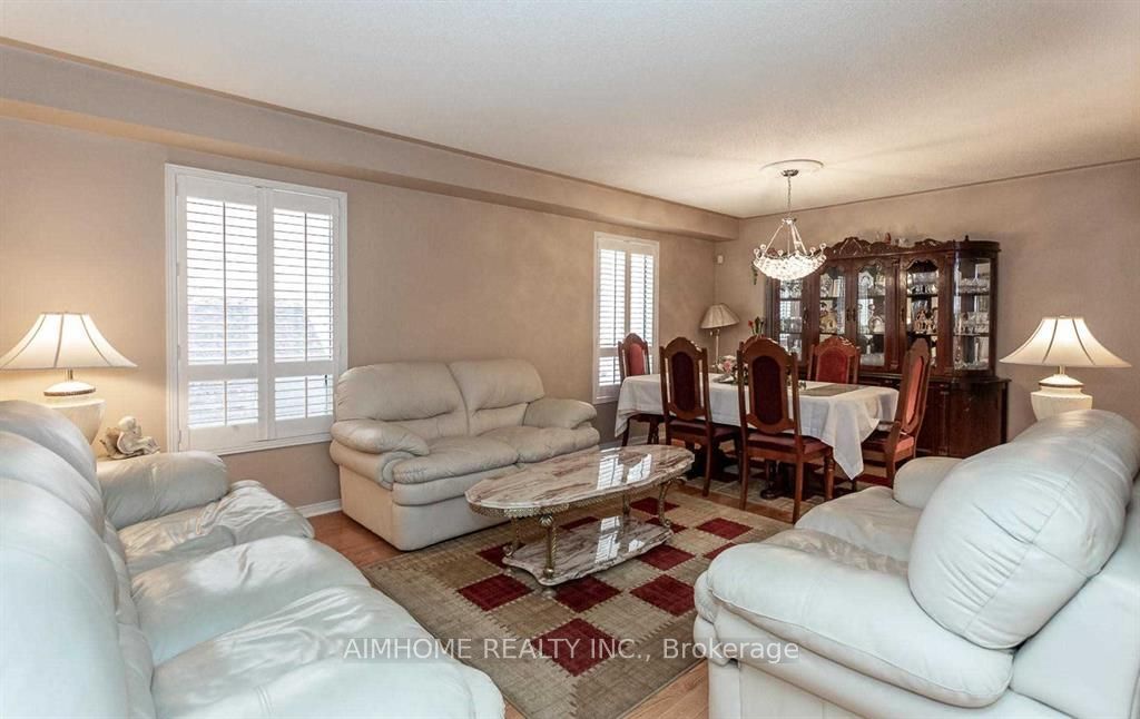 34 Raymond Bartlett Avenue, Markham, ON L3R 5H7 photo 4