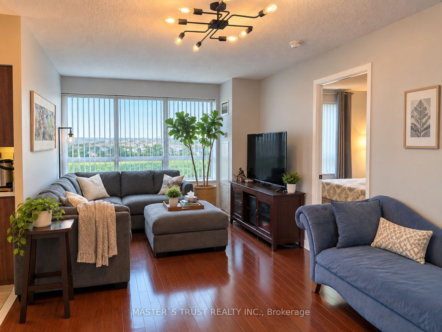 11 Oneida Crescent 704, Richmond Hill, ON L4B 0A1